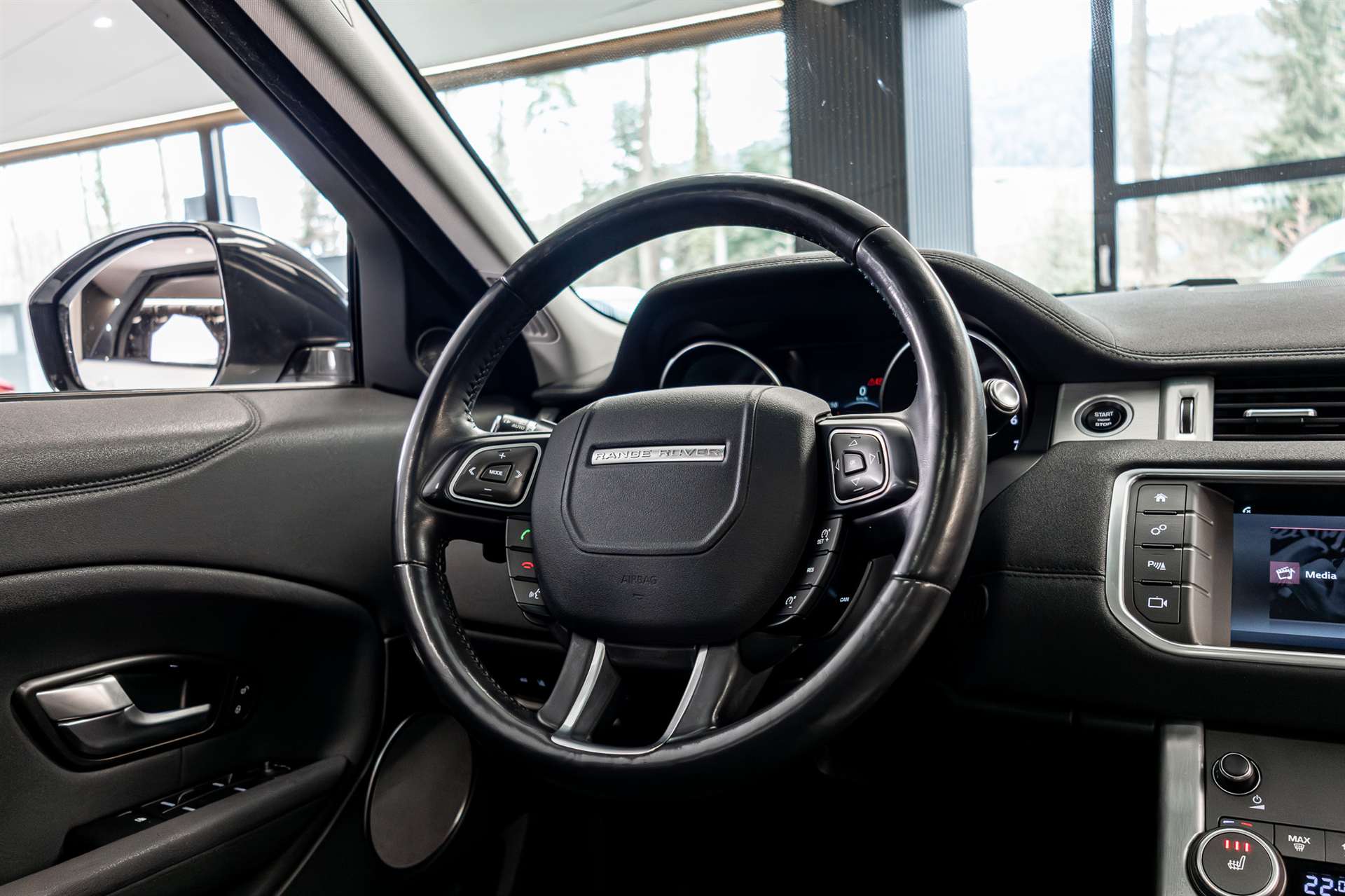 LAND ROVER Range Rover Evoque 2.0 Si4 SE AT9-image-6