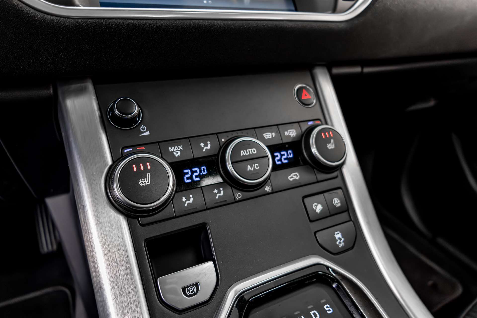LAND ROVER Range Rover Evoque 2.0 Si4 SE AT9-image-18