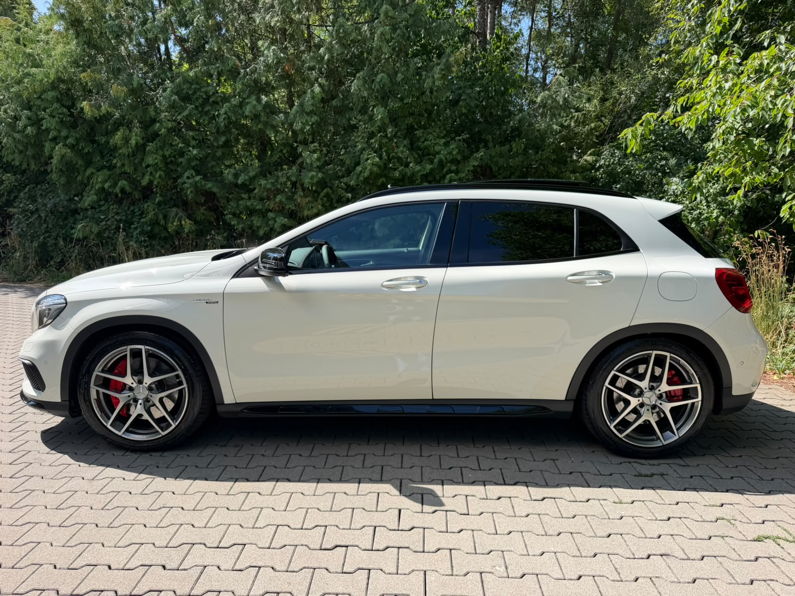 MERCEDES-BENZ GLA 45 AMG 4Matic 7G-DCT-image-1
