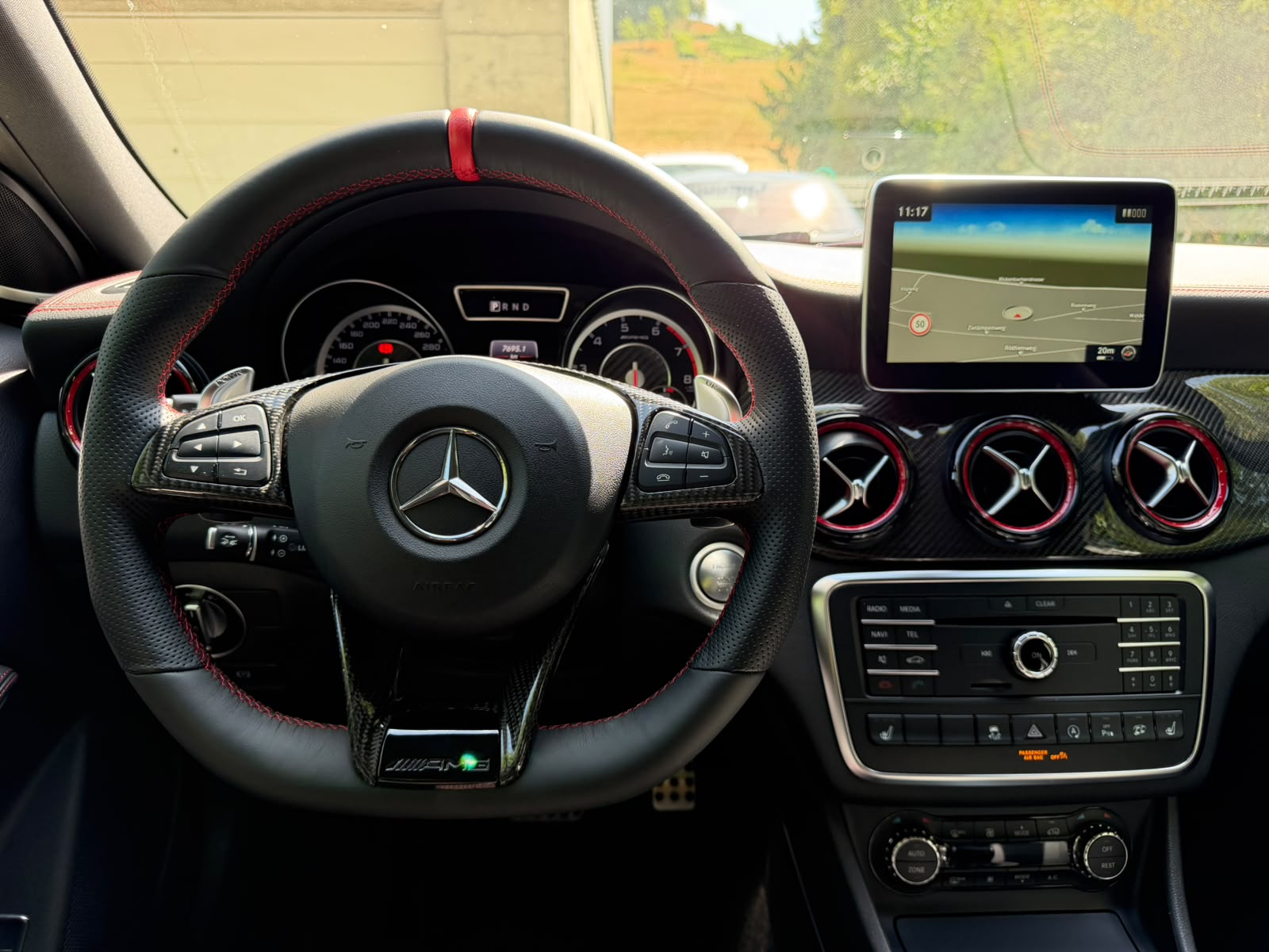 MERCEDES-BENZ GLA 45 AMG 4Matic 7G-DCT-image-22