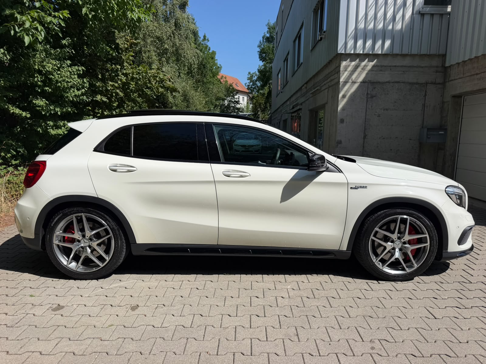 MERCEDES-BENZ GLA 45 AMG 4Matic 7G-DCT-image-5