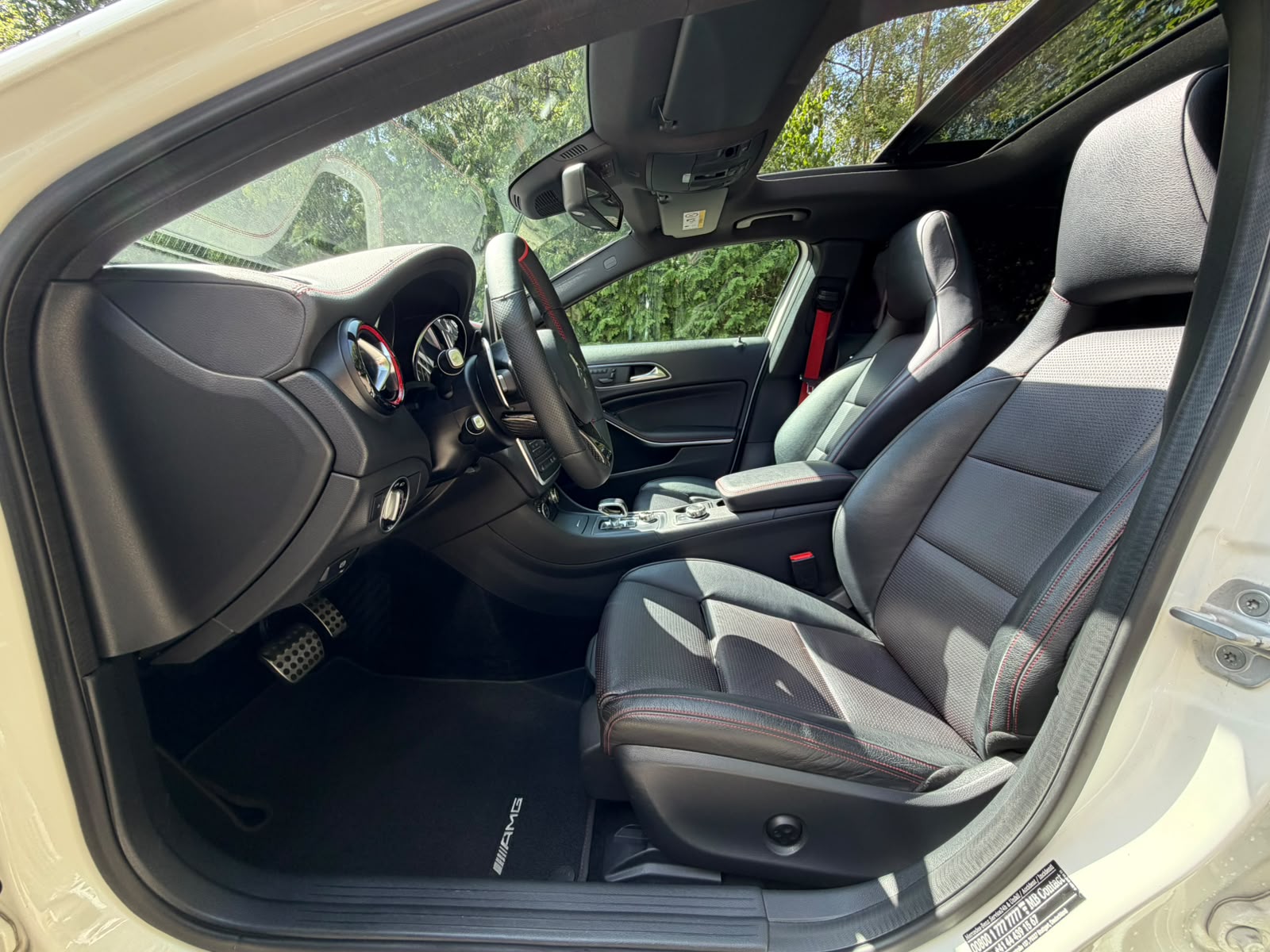 MERCEDES-BENZ GLA 45 AMG 4Matic 7G-DCT-image-11