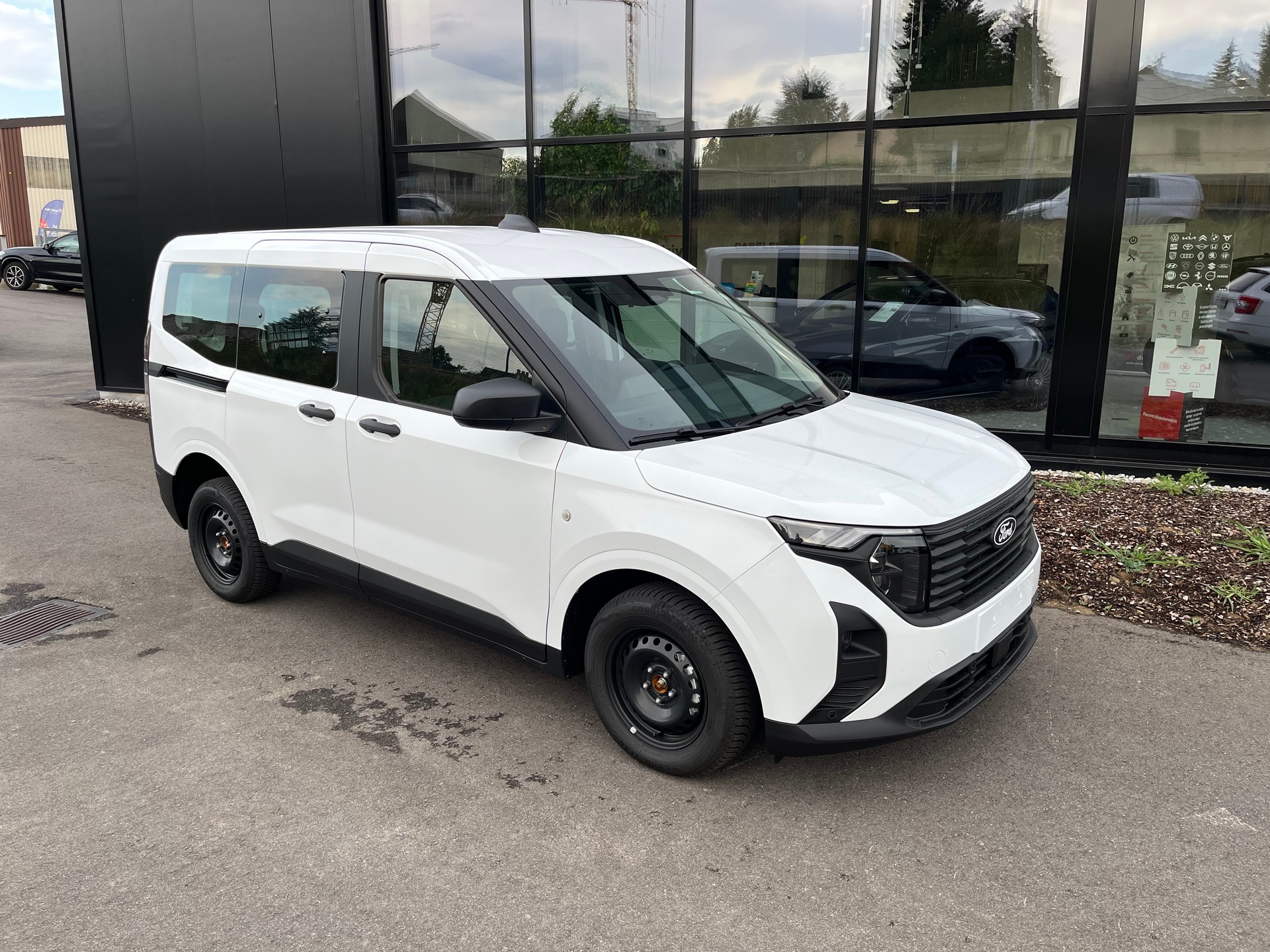 FORD Transit Courier Van 1.0 EcoBoost Trend Automat-image-4