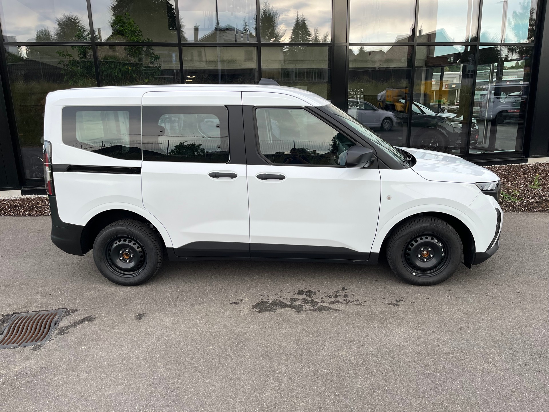 FORD Transit Courier Van 1.0 EcoBoost Trend Automat-image-1