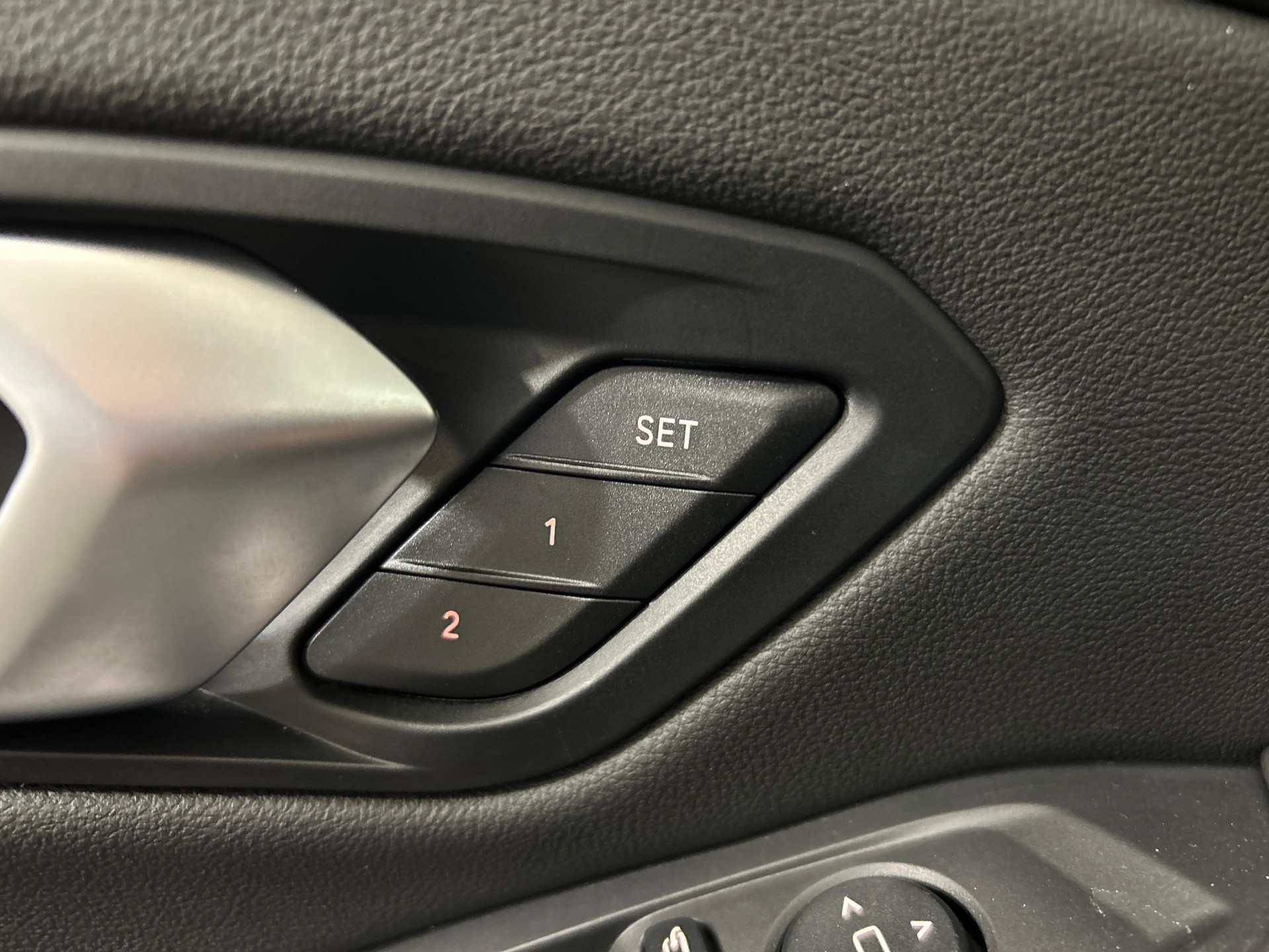 BMW 330d xDrive Touring-image-16