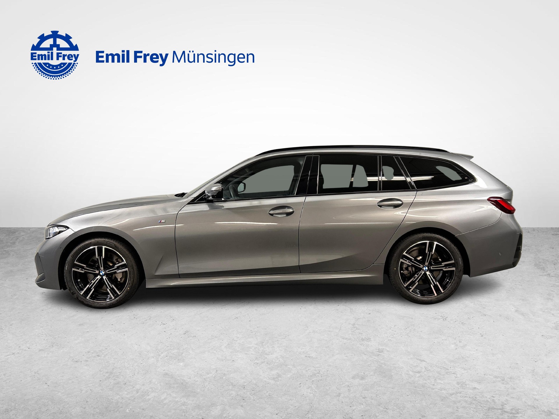 BMW 330d xDrive Touring-image-4