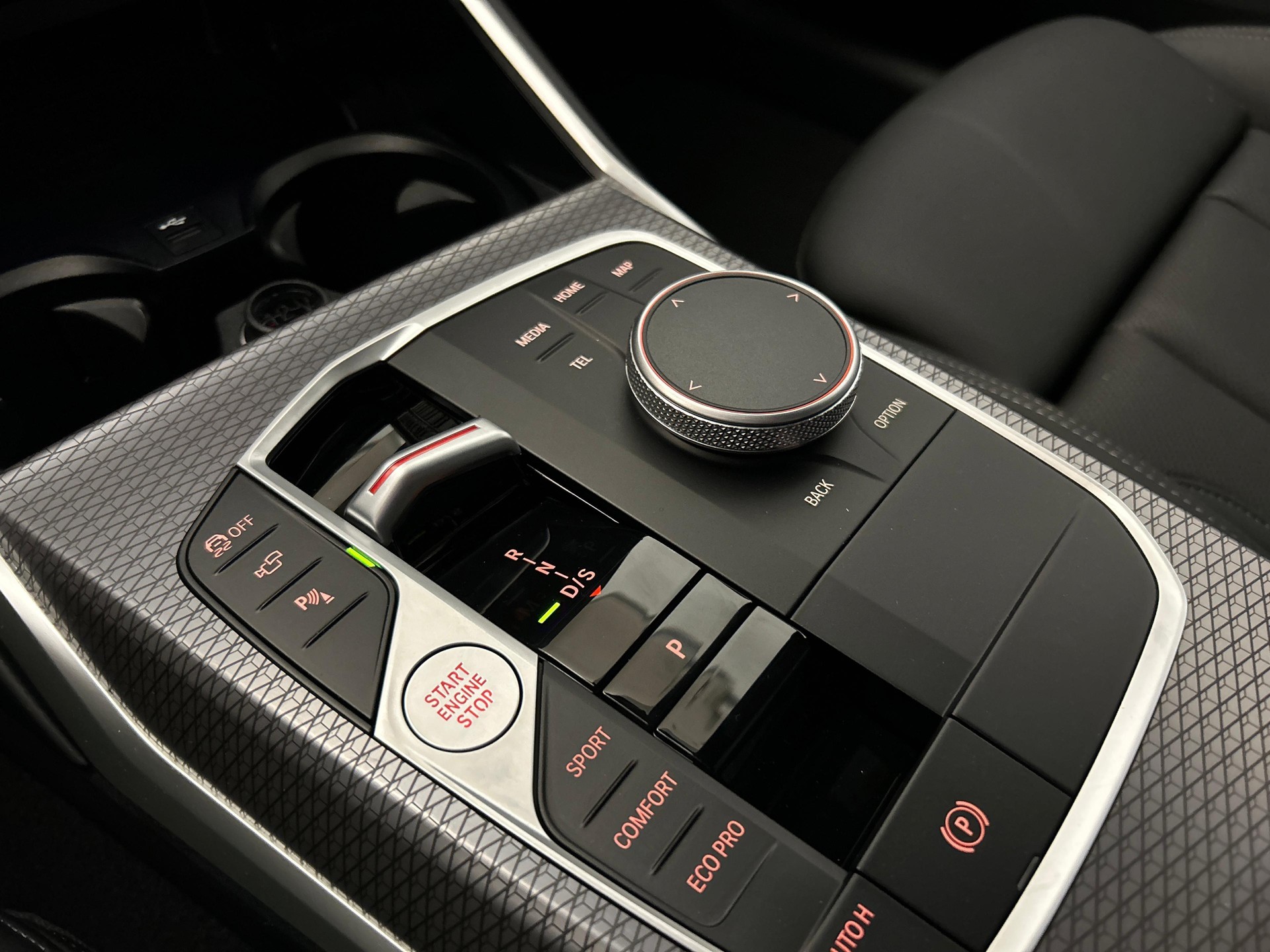 BMW 330d xDrive Touring-image-14