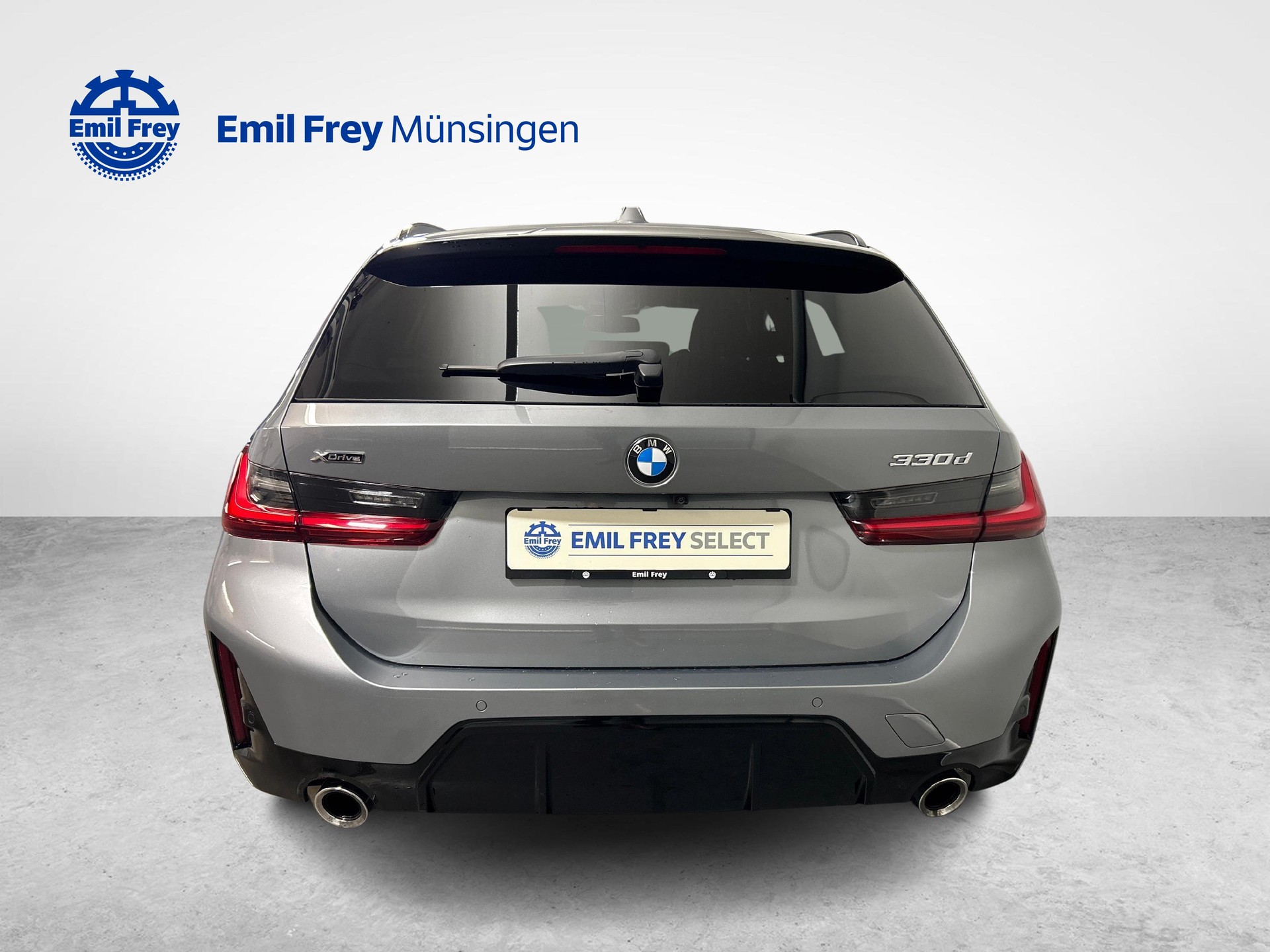 BMW 330d xDrive Touring-image-12