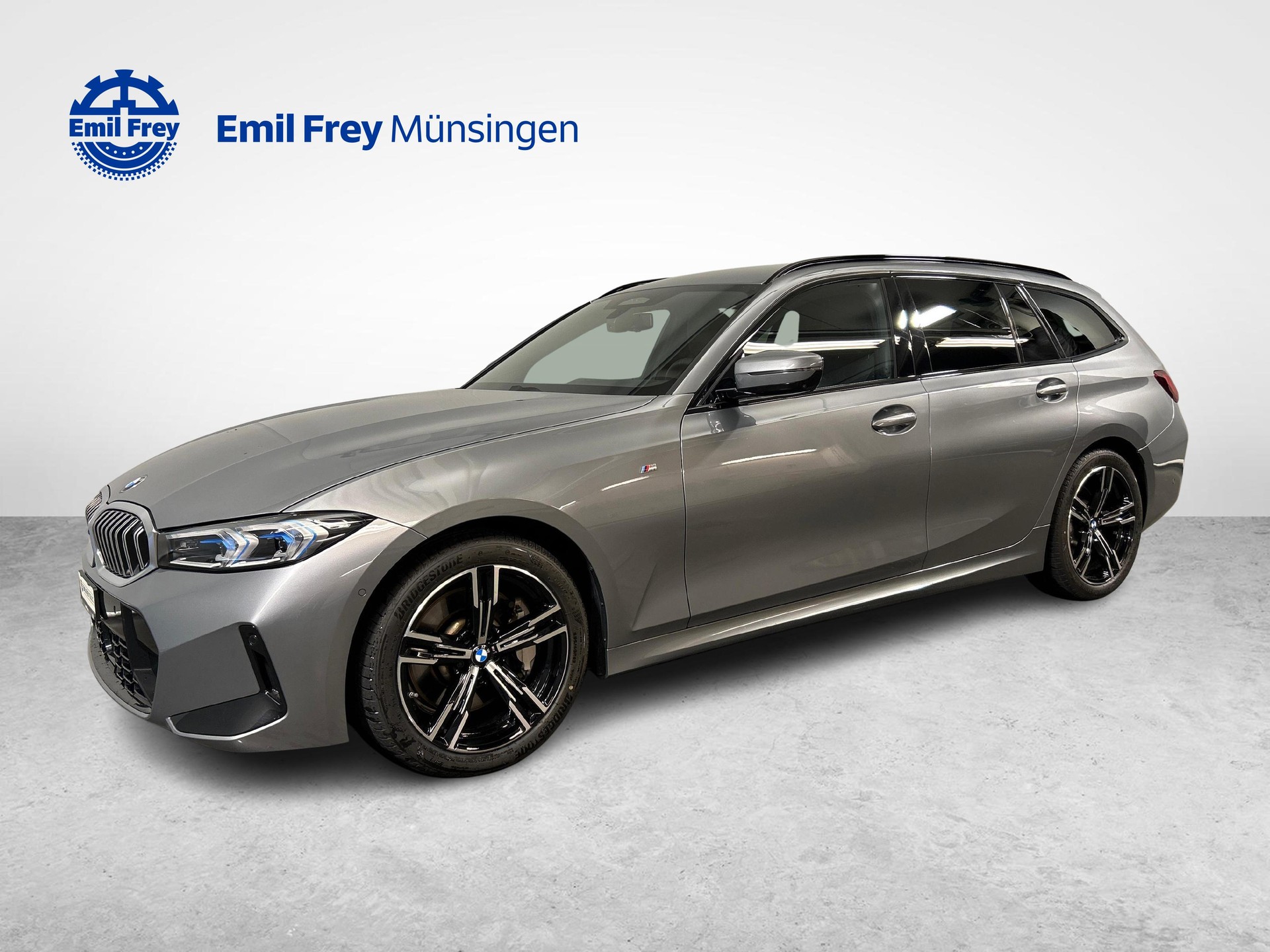 BMW 330d xDrive Touring-image-1