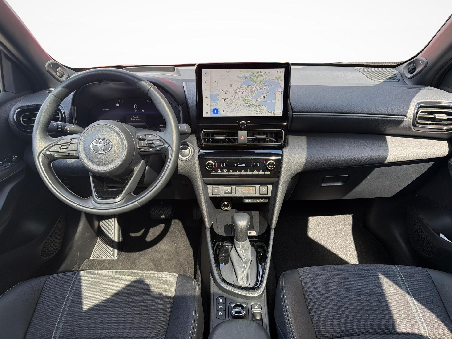 TOYOTA Yaris Cross 1.5 VVT-i HSD Premiere Edition AWD-i-image-9