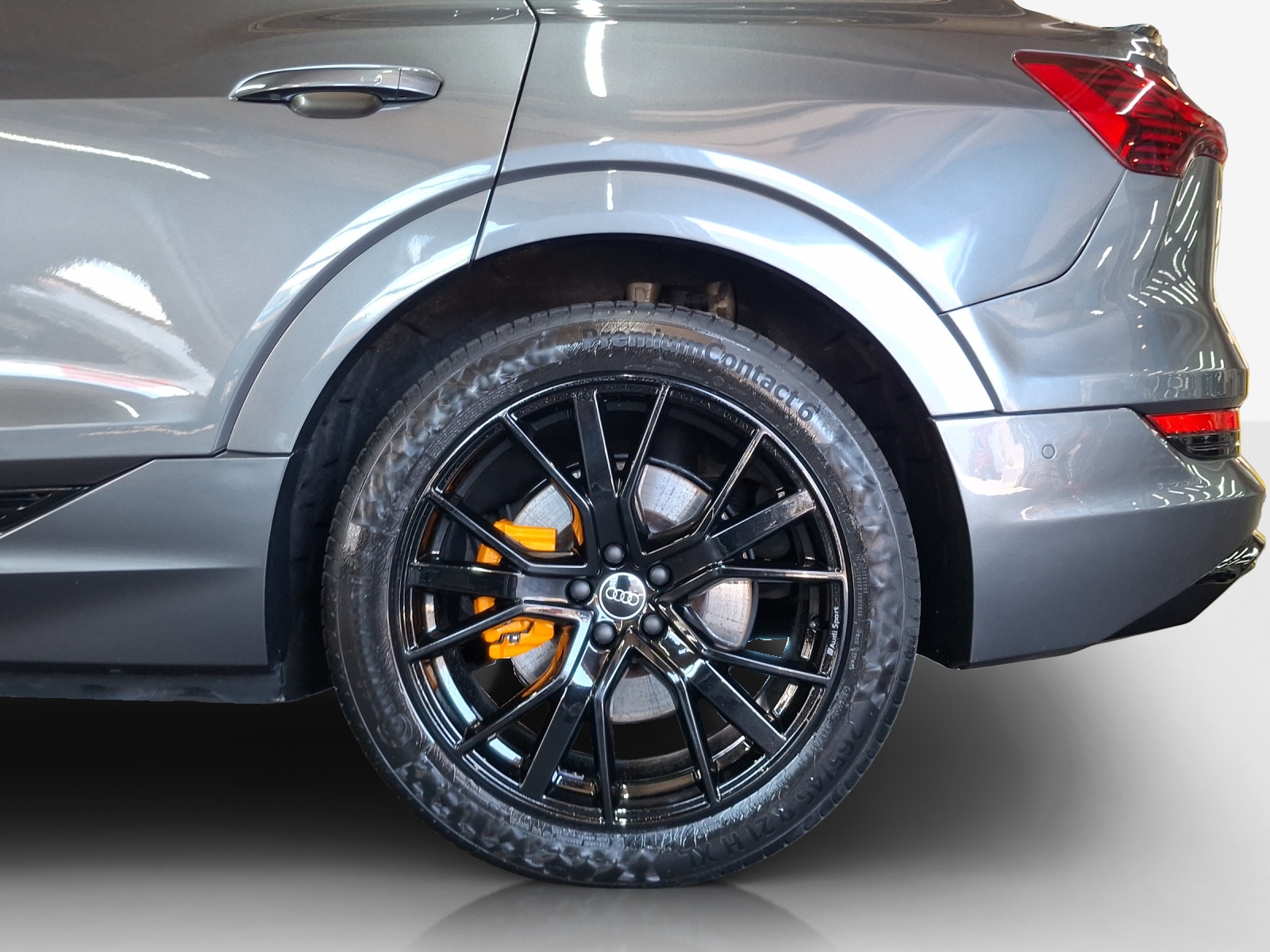 AUDI e-tron 55 Sportback S Line Black Edition quattro-image-13