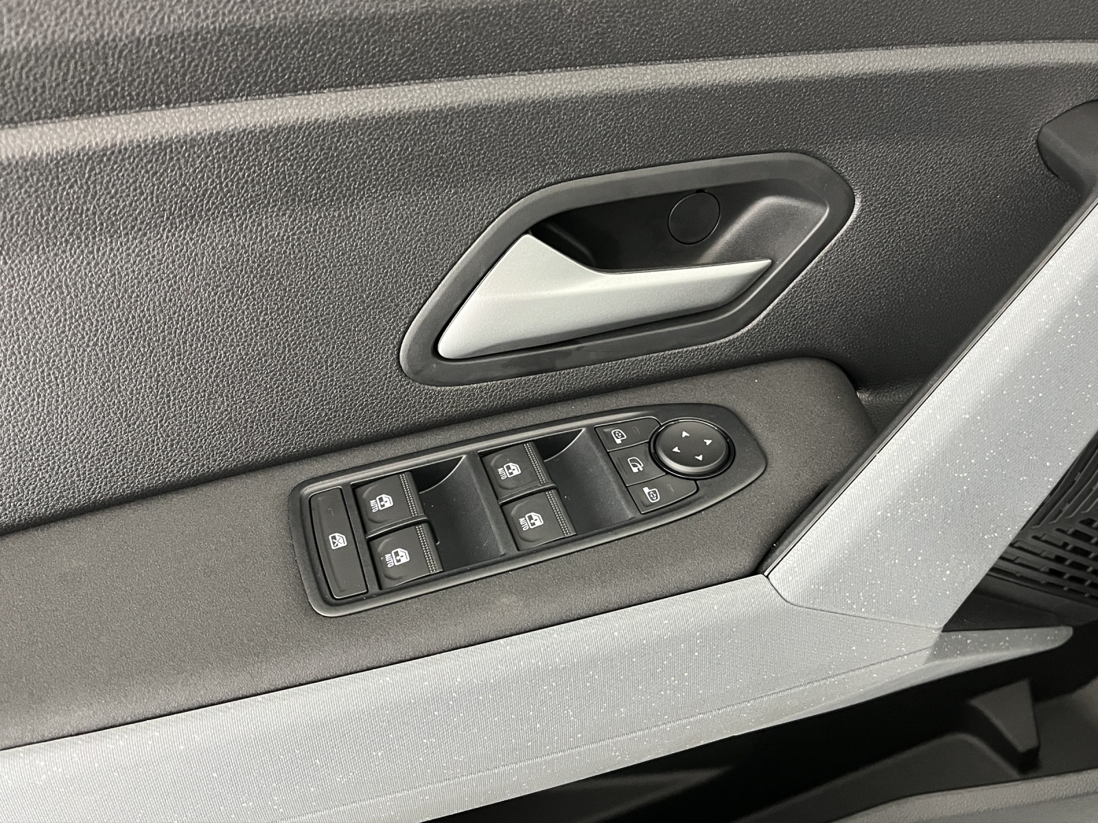 DACIA Bigster 1.2 Hybrid Journey 4WD-image-12