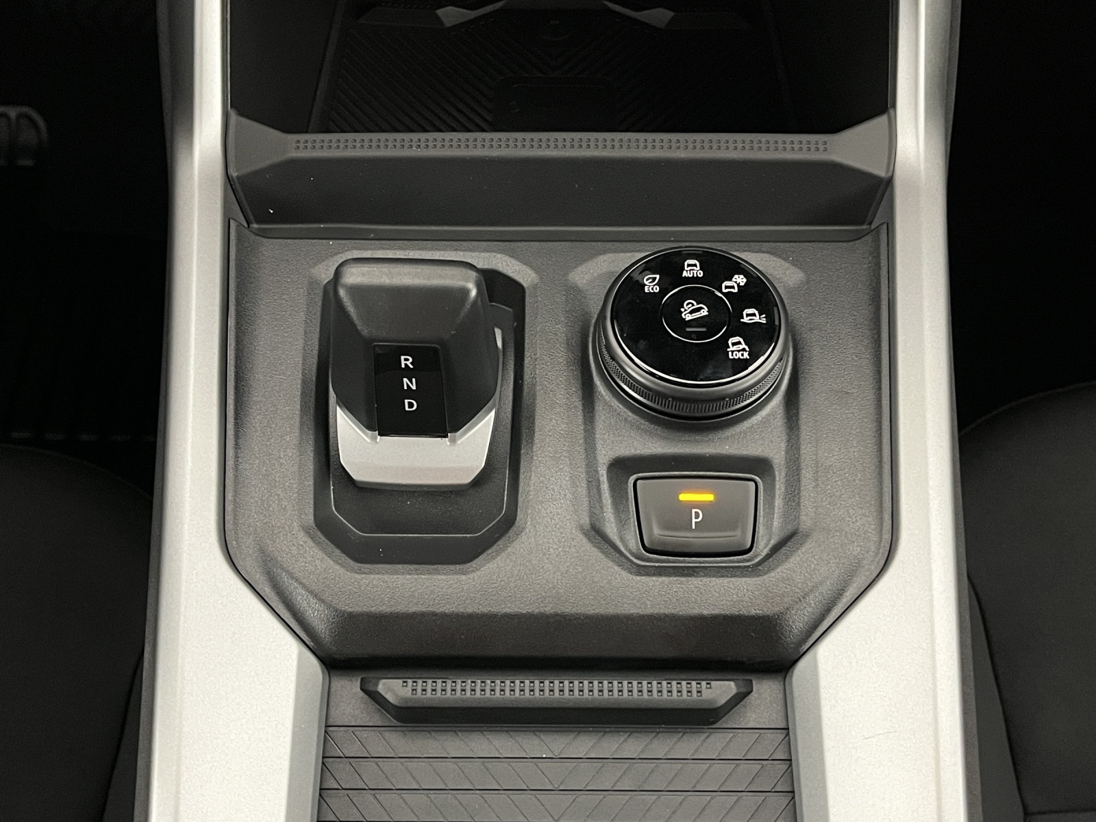 DACIA Bigster 1.2 Hybrid Journey 4WD-image-13