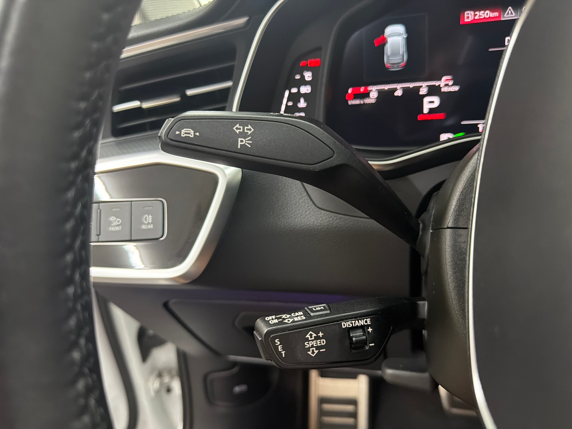 AUDI A6 allroad 55 TFSI quattro S-tronic-image-17