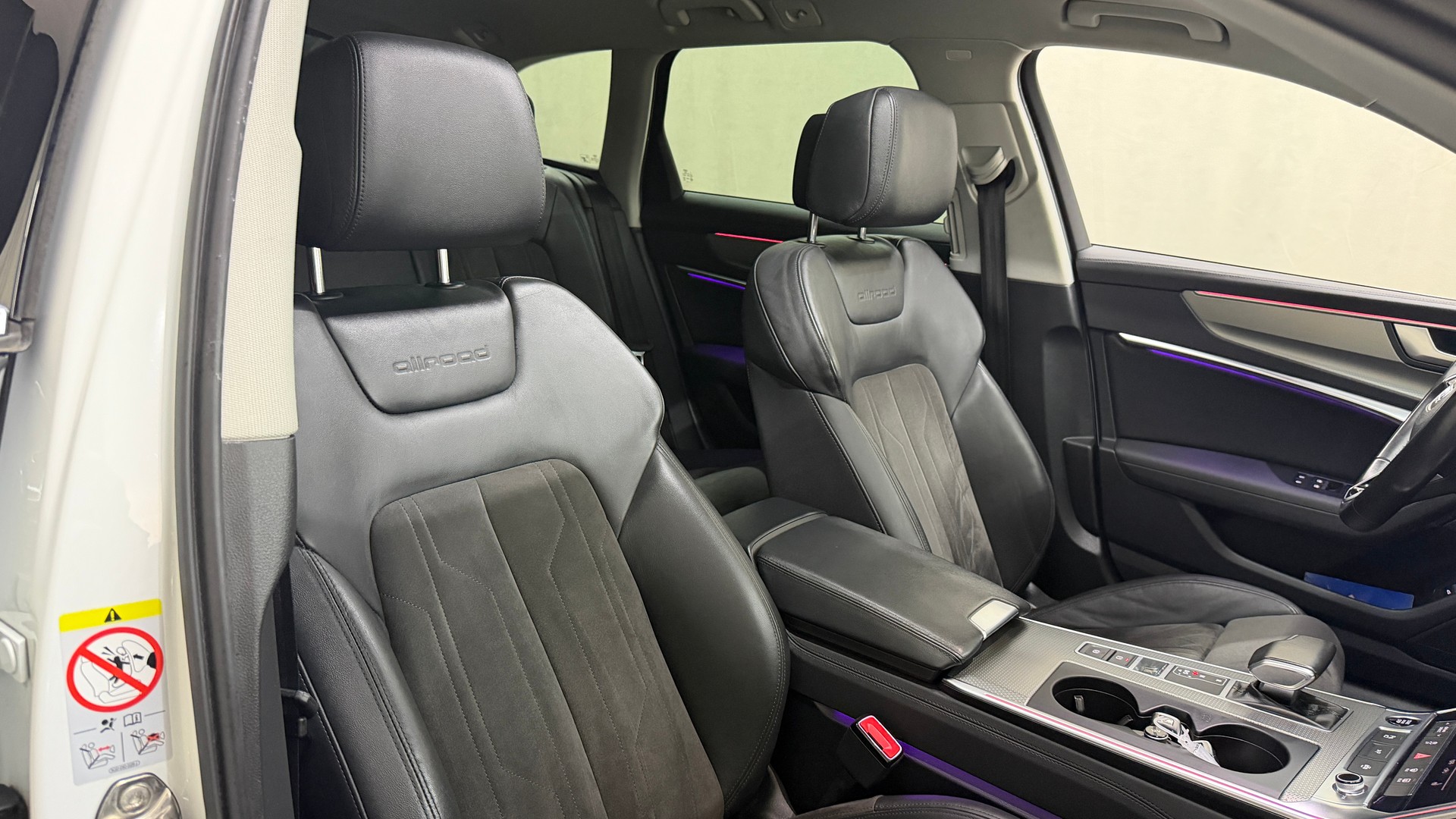 AUDI A6 allroad 55 TFSI quattro S-tronic-image-11