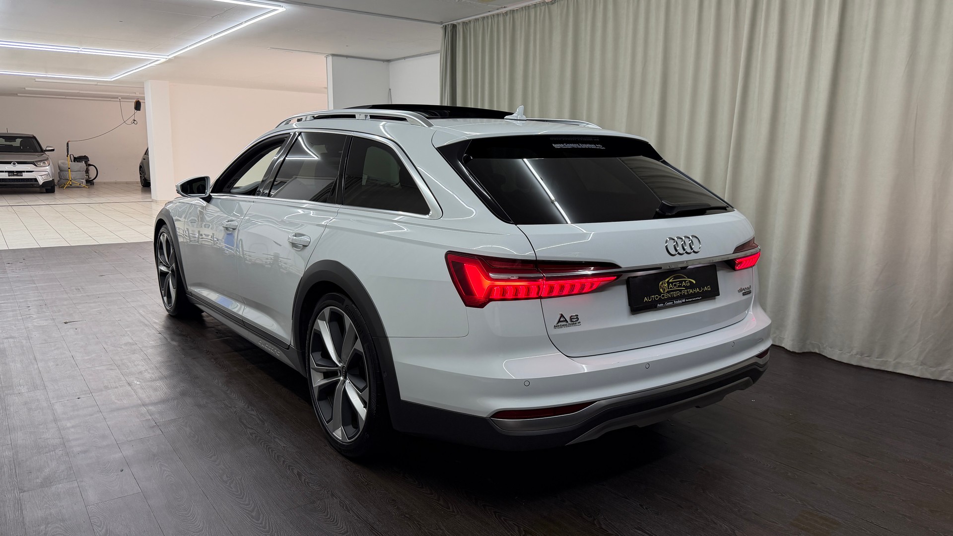 AUDI A6 allroad 55 TFSI quattro S-tronic-image-5