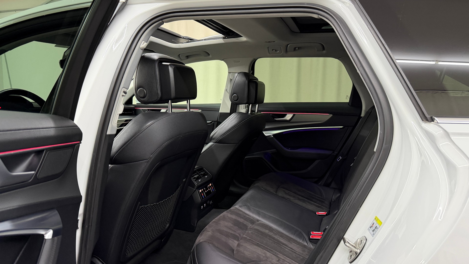 AUDI A6 allroad 55 TFSI quattro S-tronic-image-12