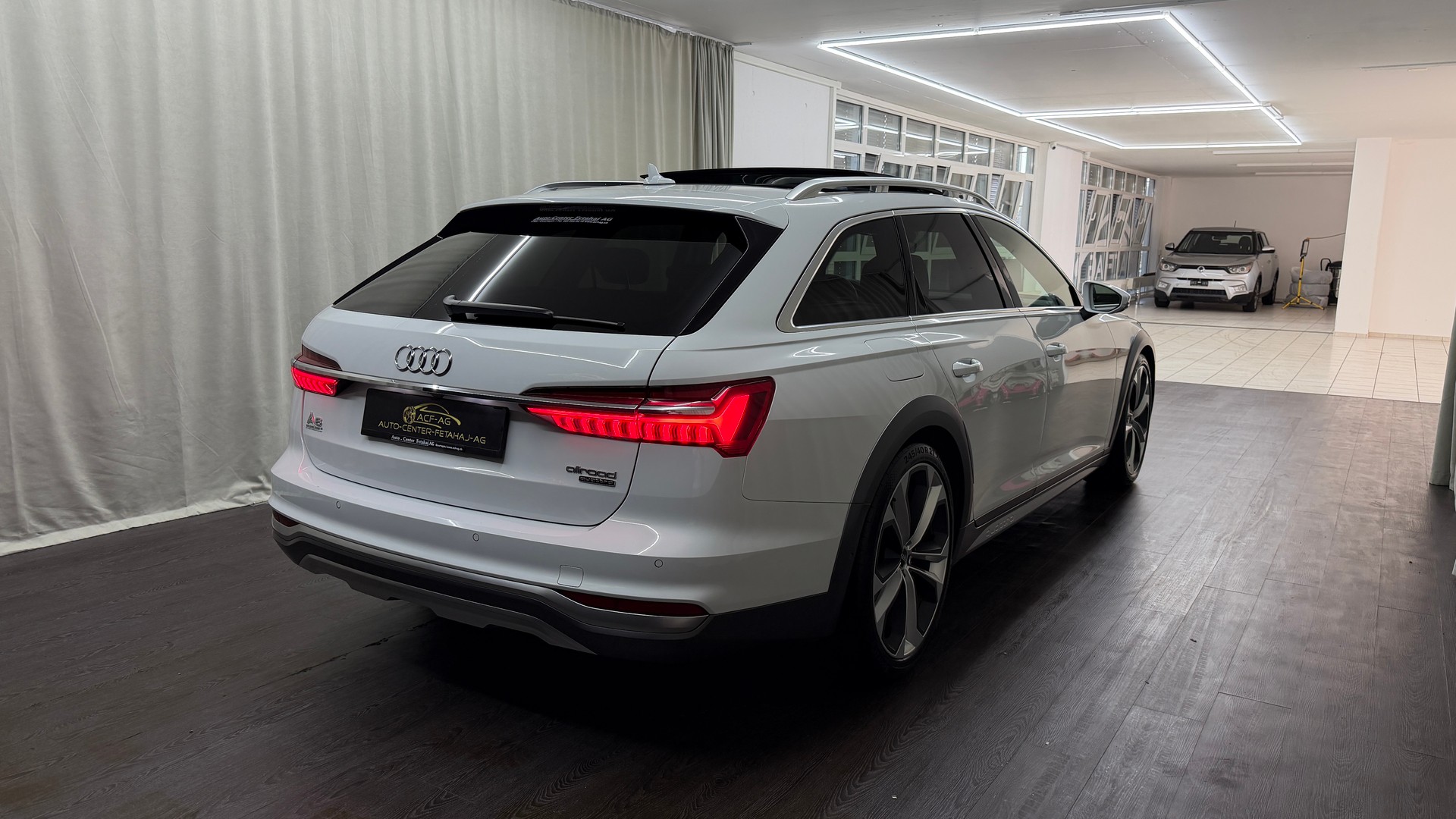 AUDI A6 allroad 55 TFSI quattro S-tronic-showroom-element-3