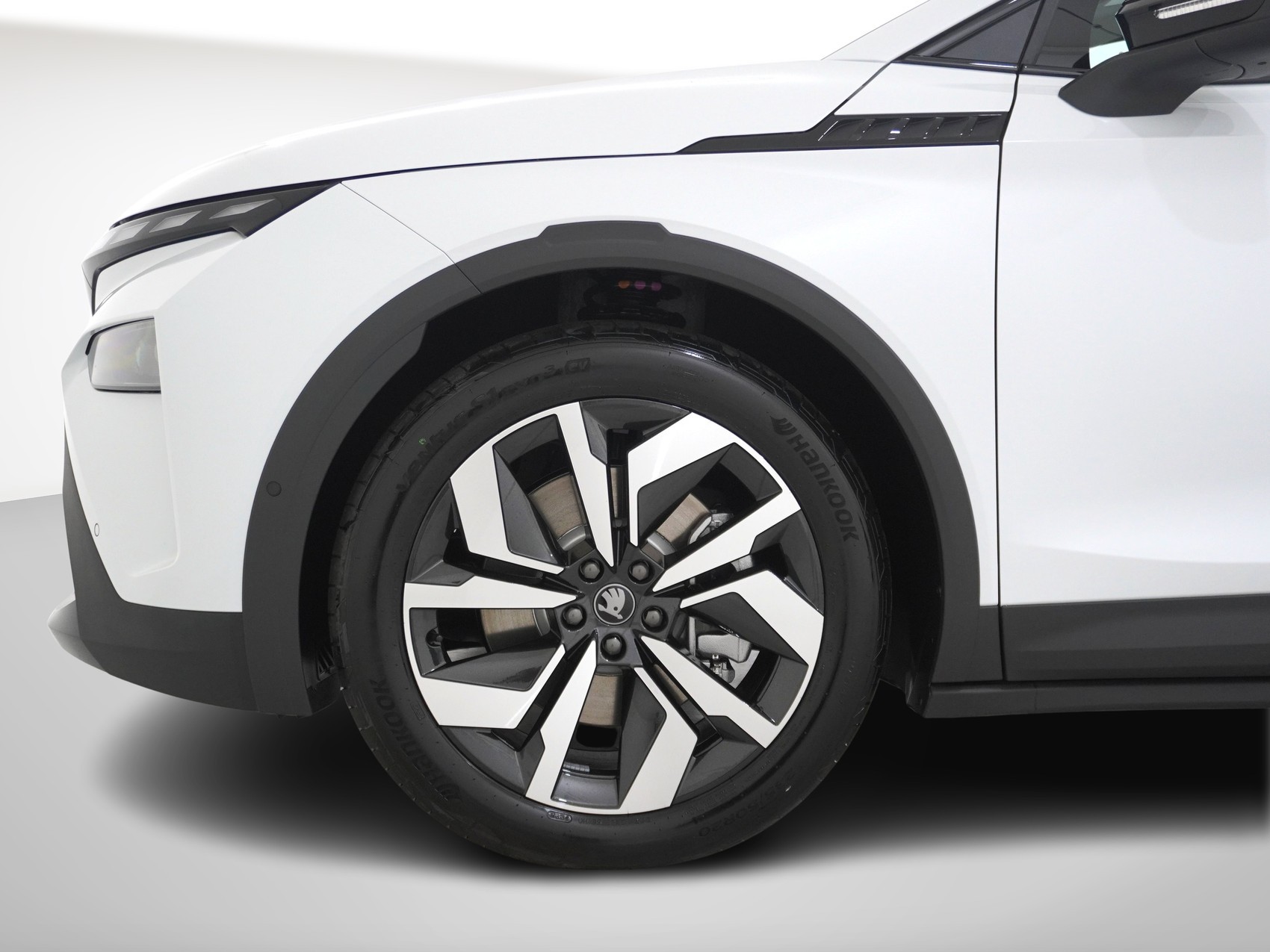 SKODA Elroq 85x SportLine MAXX 4x4-image-9