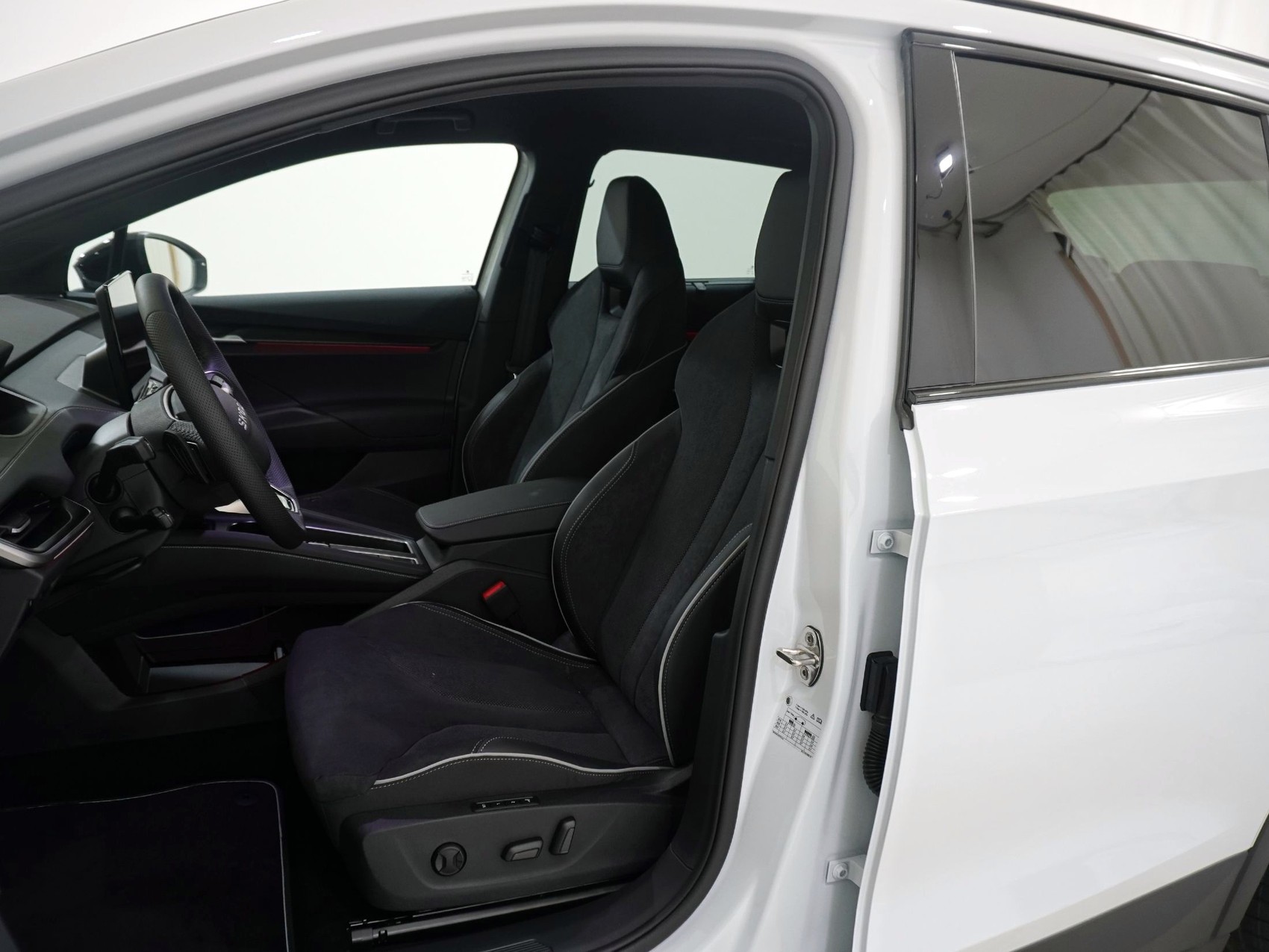 SKODA Elroq 85x SportLine MAXX 4x4-image-12