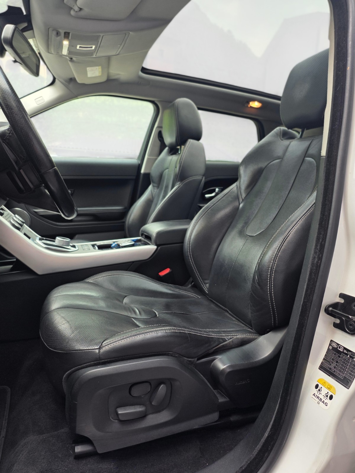 LAND ROVER Range Rover Evoque 2.2 SD4 Prestige AT9-image-13