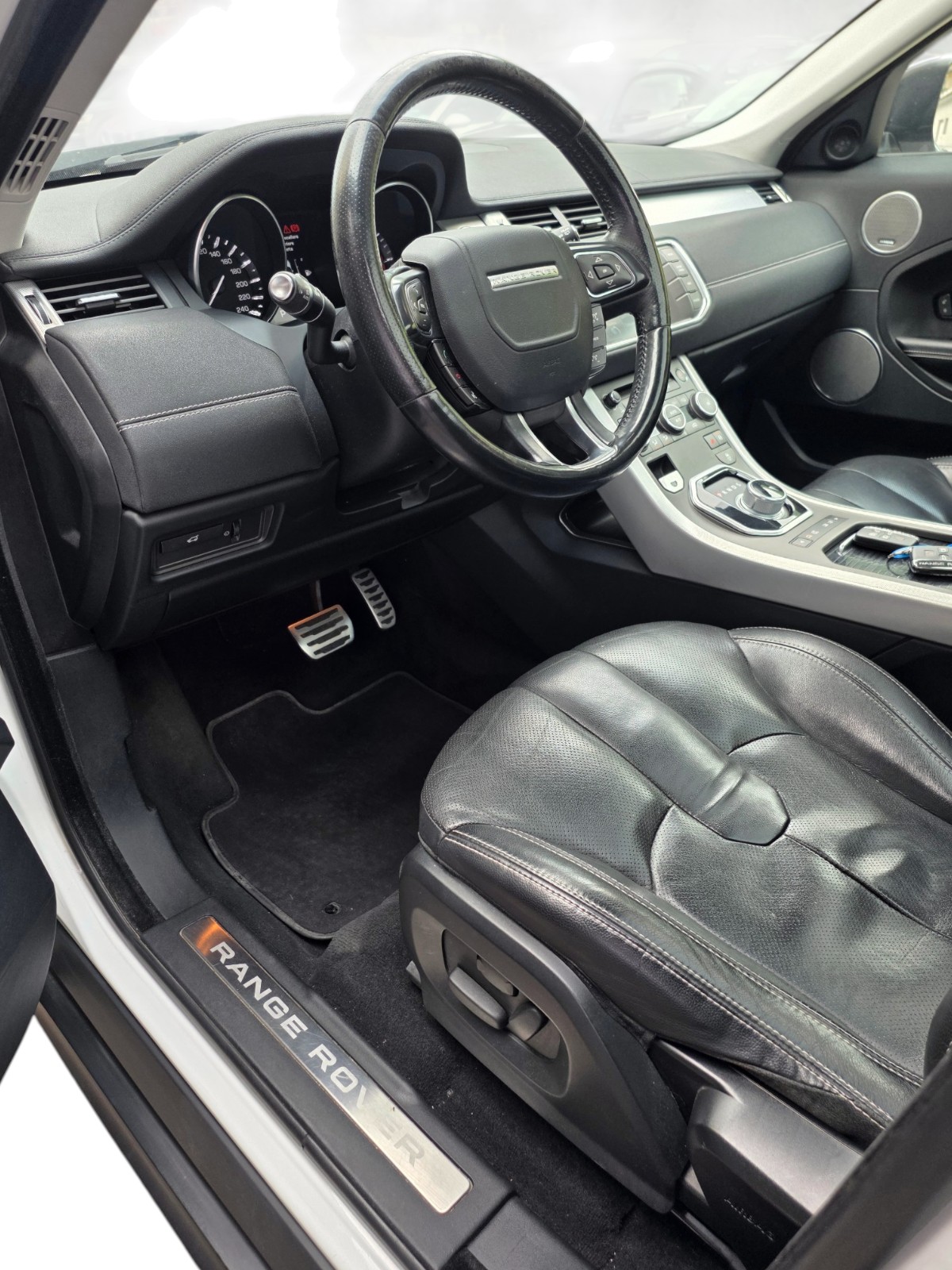 LAND ROVER Range Rover Evoque 2.2 SD4 Prestige AT9-image-12