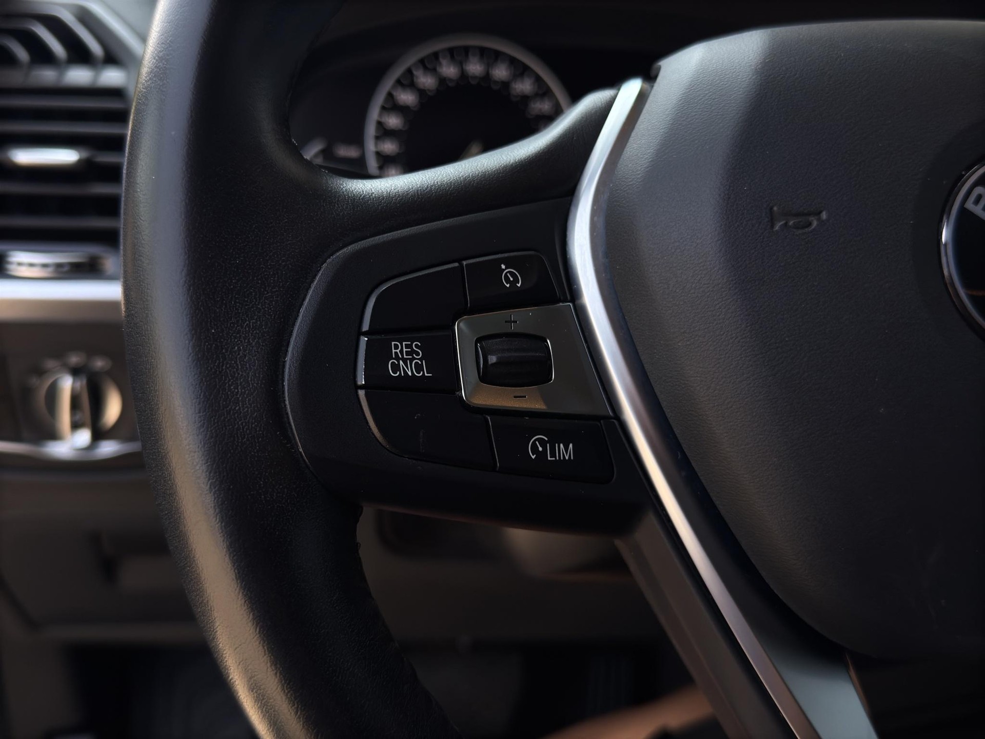 BMW X3 20d xDrive-image-19