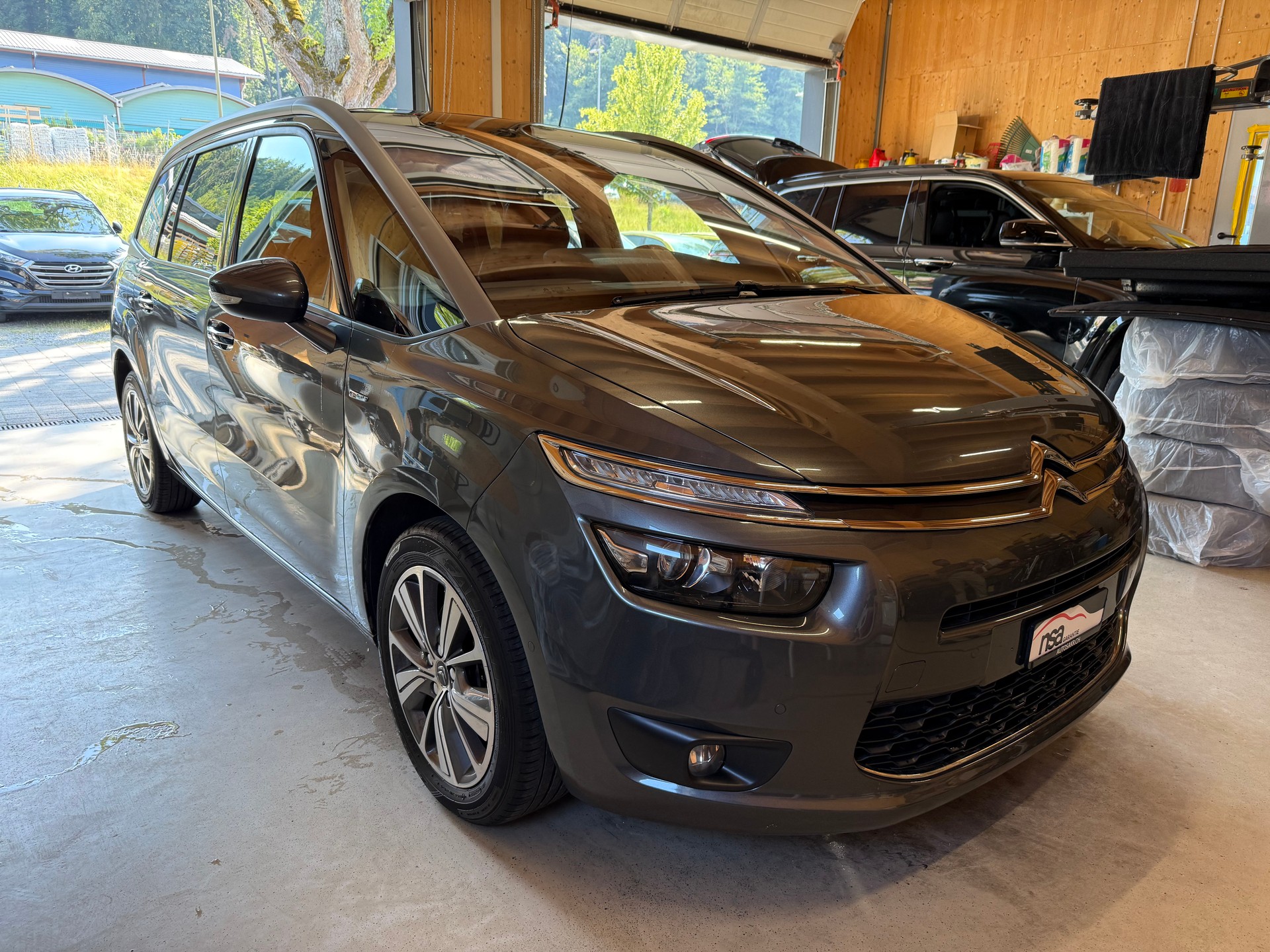 CITROEN Grand C4 Picasso 2.0 BlueHDi Exclusive Automatic-image-2