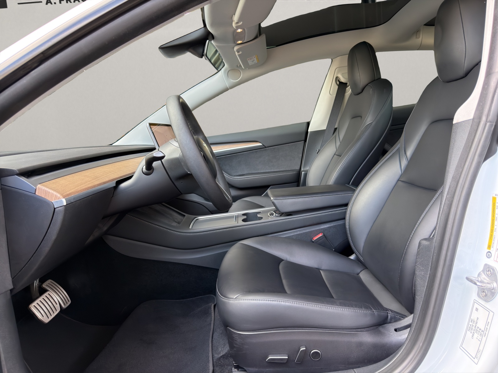 TESLA Model 3 Performance D-image-7