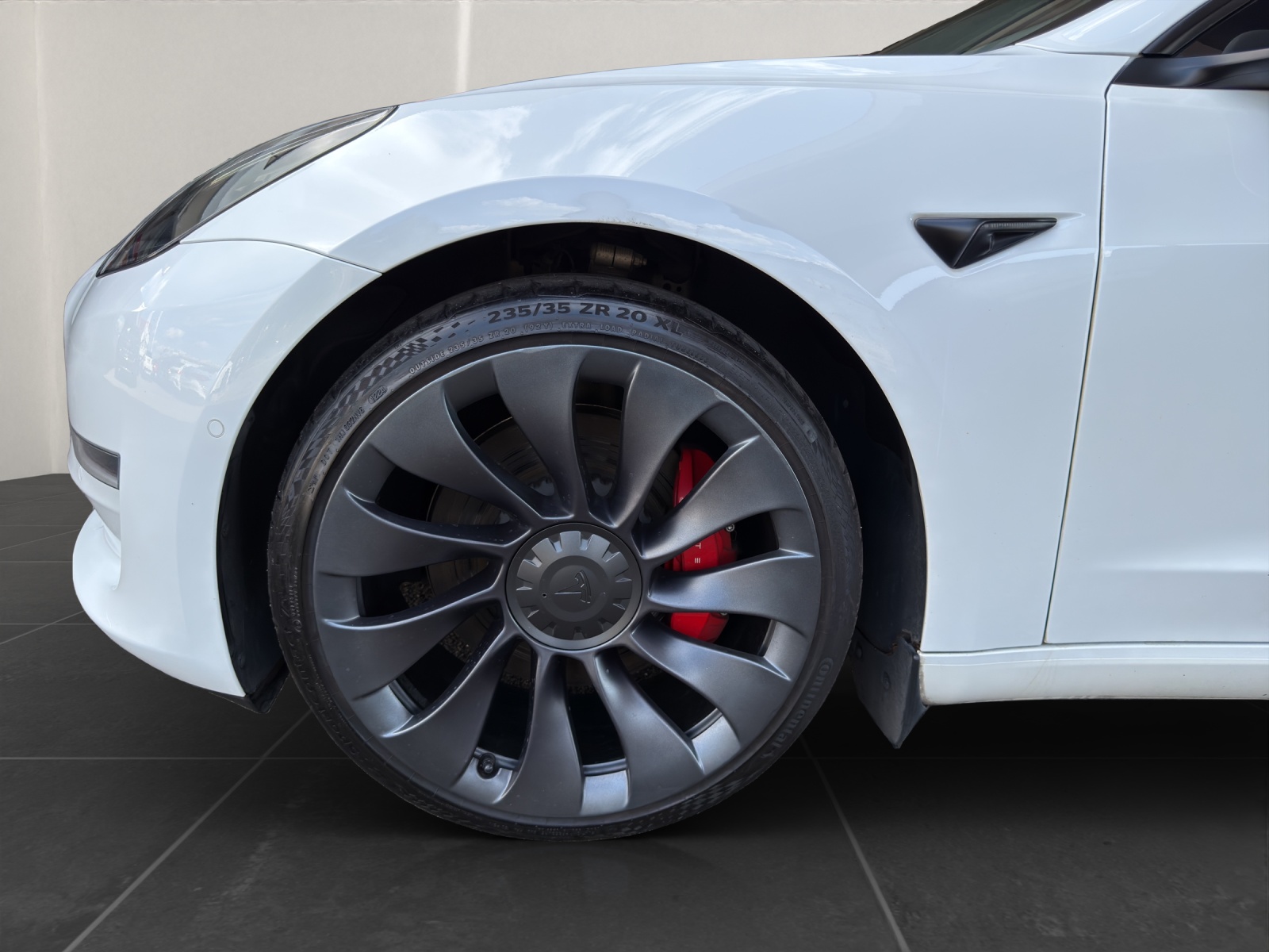 TESLA Model 3 Performance D-image-6