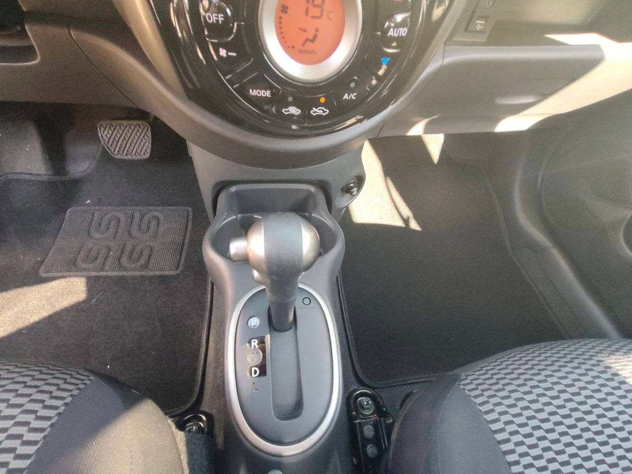 NISSAN Micra 1.2 acenta CVT-image-9