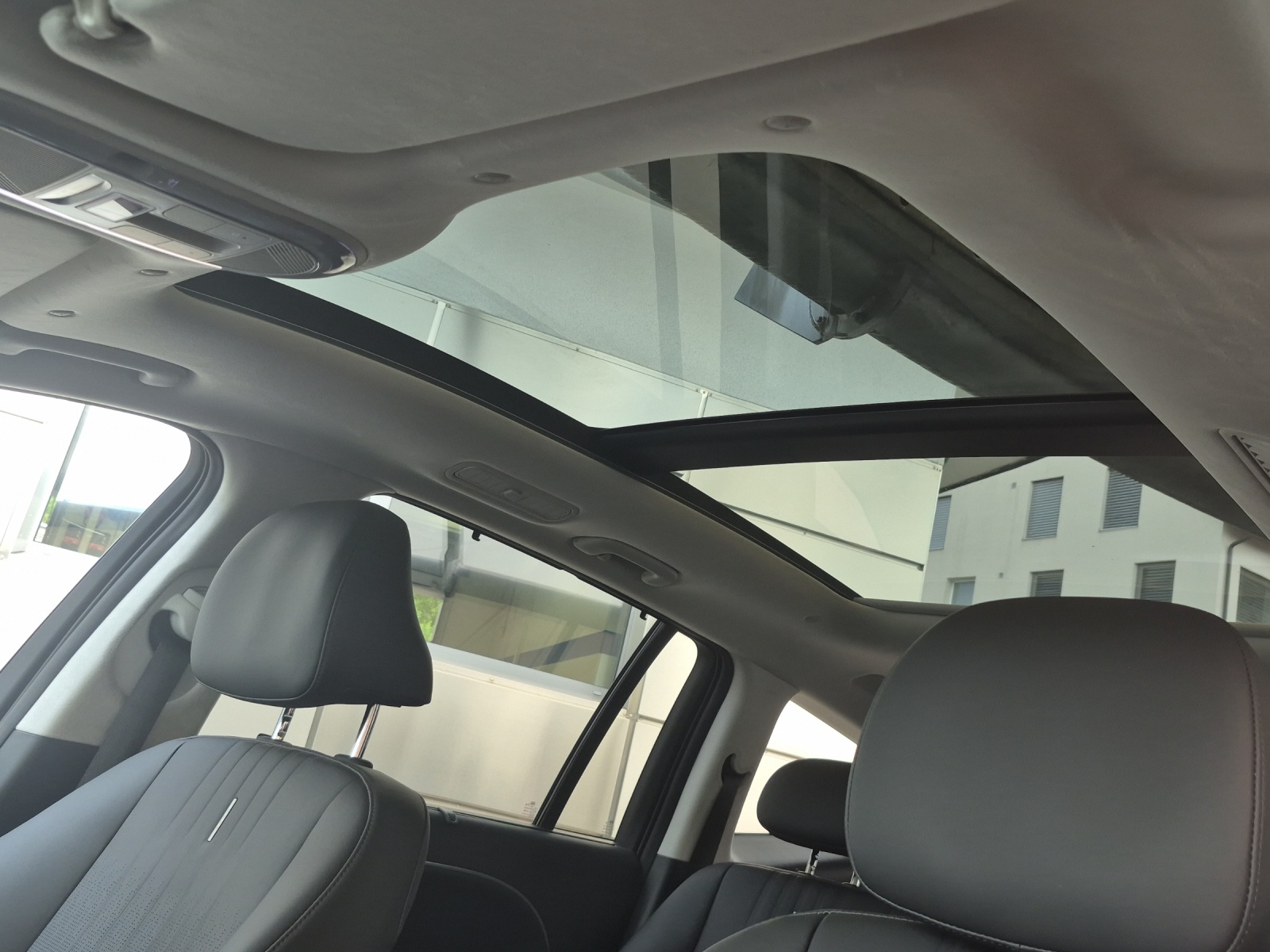 HYUNDAI Ioniq 9 Calligraphy 4WD-image-15