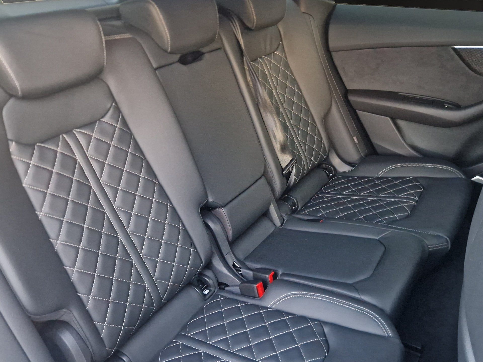 AUDI SQ8 TFSI quattro tiptronic-image-12