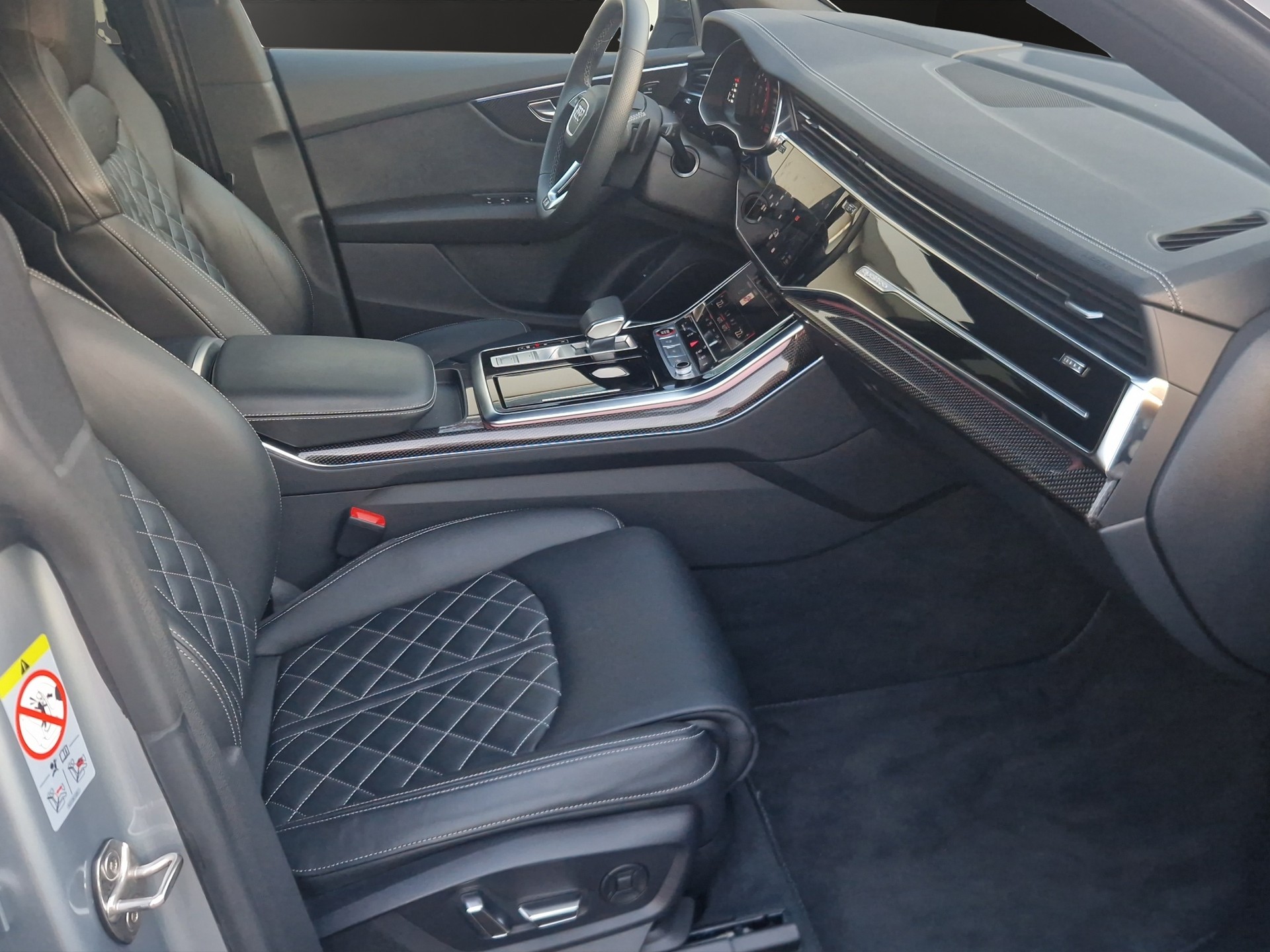 AUDI SQ8 TFSI quattro tiptronic-image-11