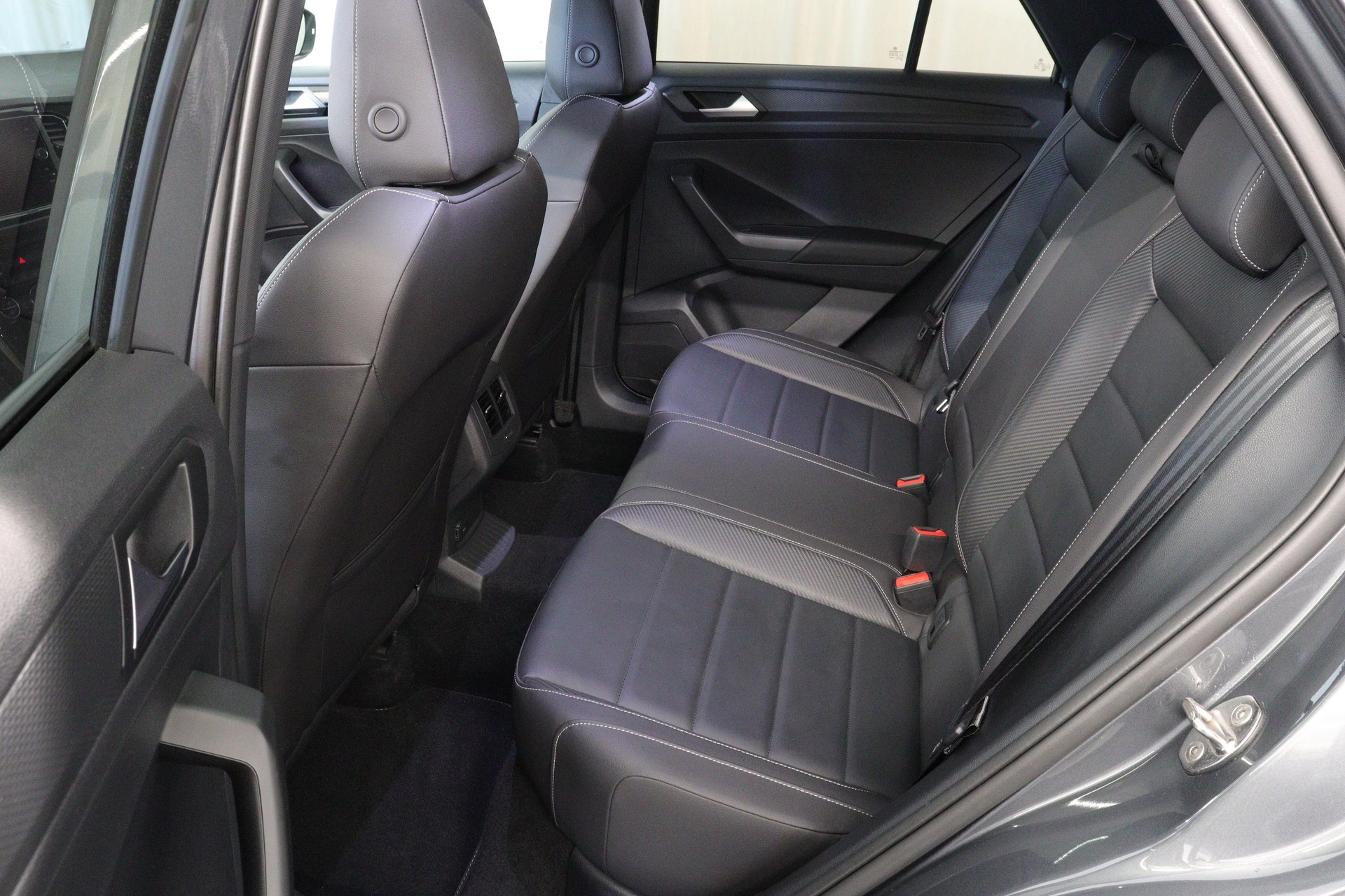 VW T-Roc 2.0 TSI R DSG 4motion-image-8