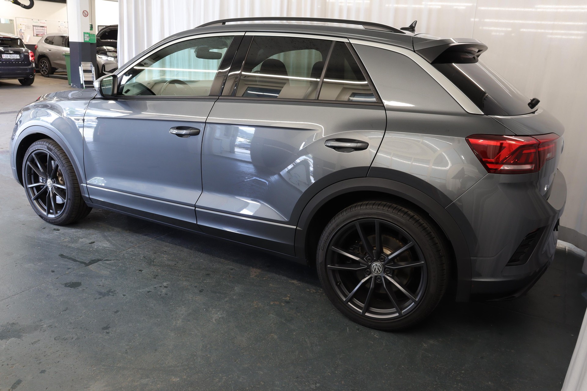VW T-Roc 2.0 TSI R DSG 4motion-image-1