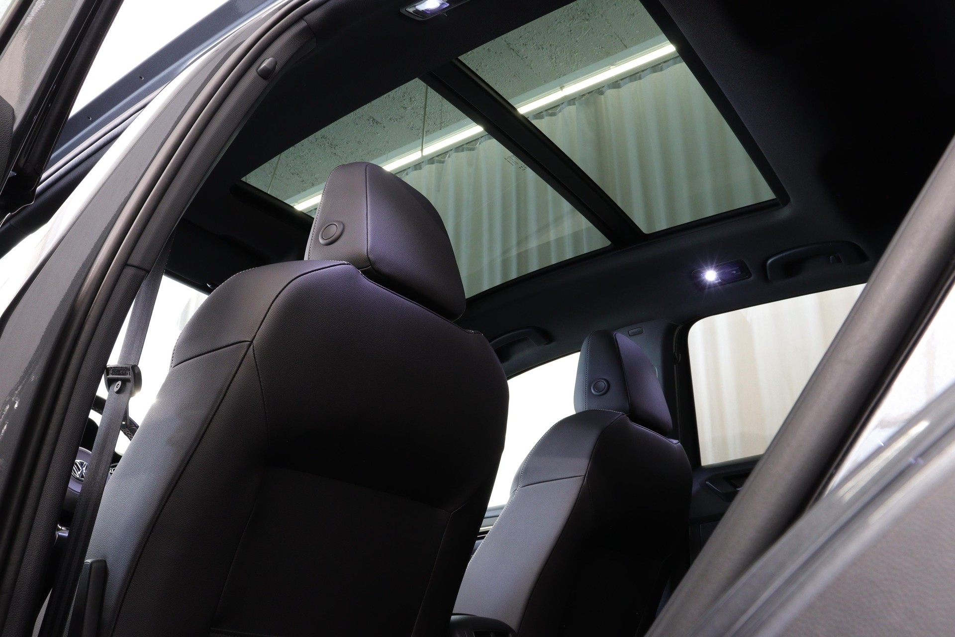 VW T-Roc 2.0 TSI R DSG 4motion-image-9