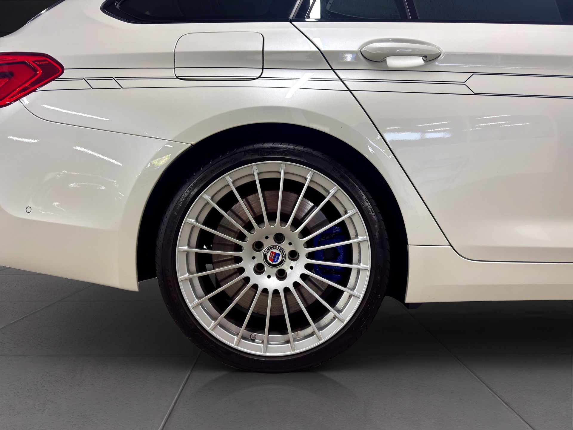 BMW-ALPINA B5 BiTurbo Touring 4.4 V8 xDrive Switch-Tronic-image-9