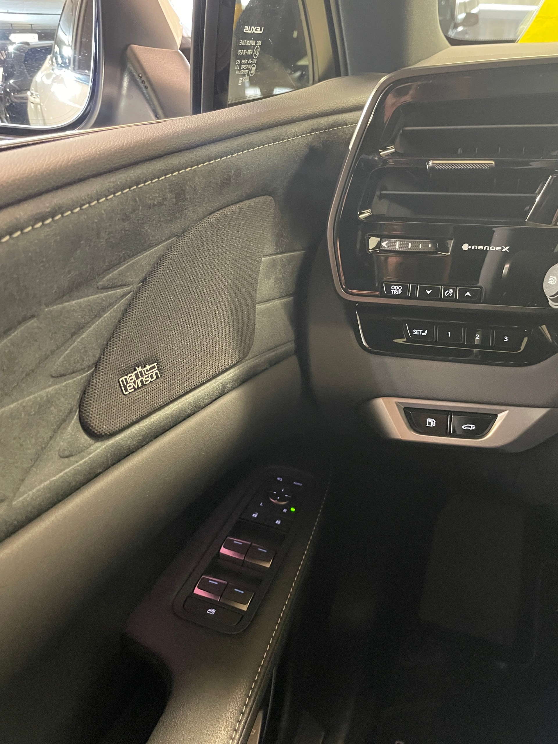 LEXUS RX 450h+ Excellence PHEV AWD CVT-image-21