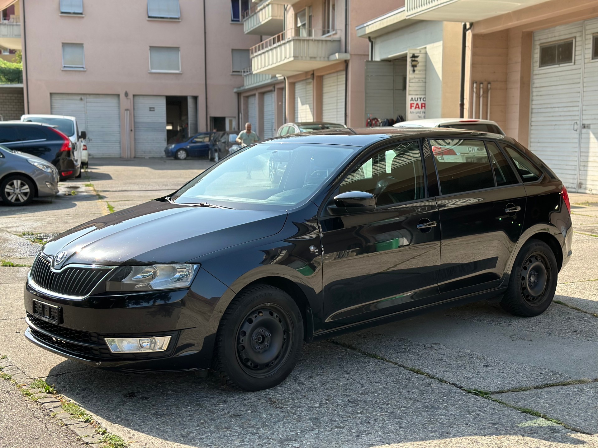 SKODA Rapid 1.6 TDI Greenline-image-4