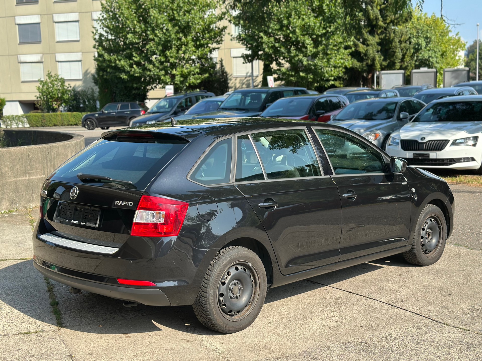 SKODA Rapid 1.6 TDI Greenline-image-2