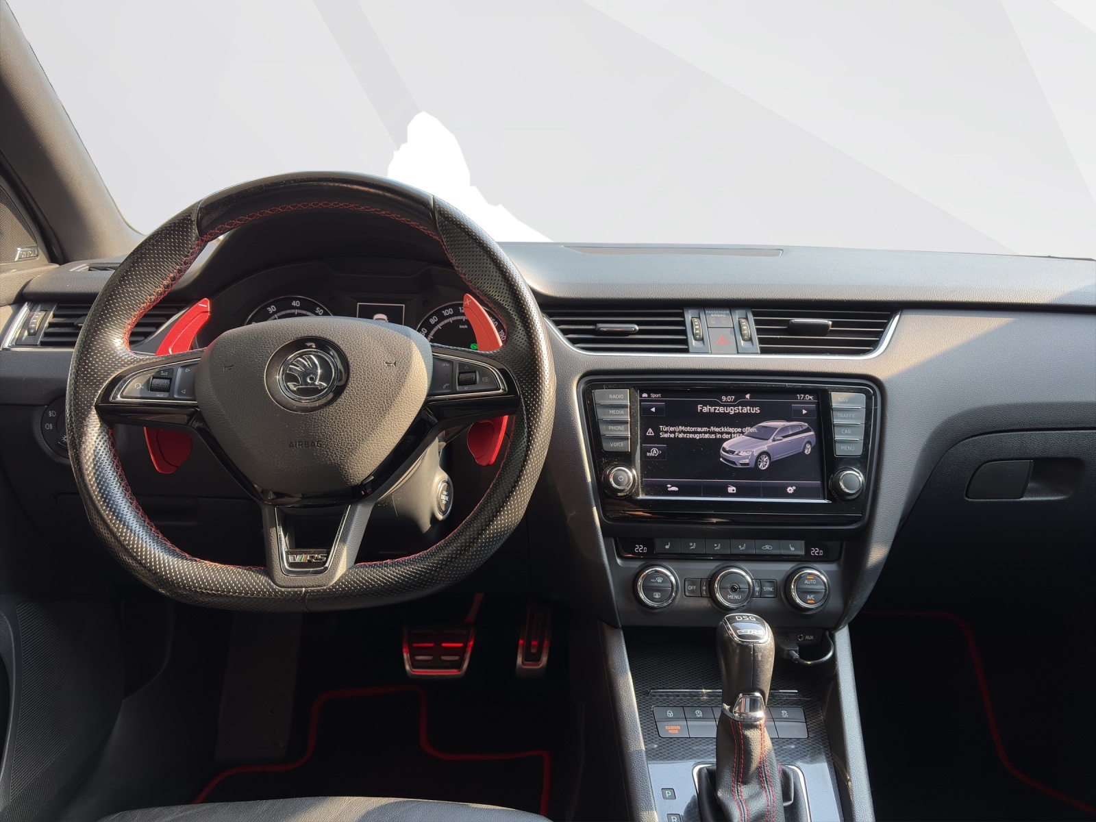 SKODA Octavia Combi 2.0 TSI RS DSG-image-10