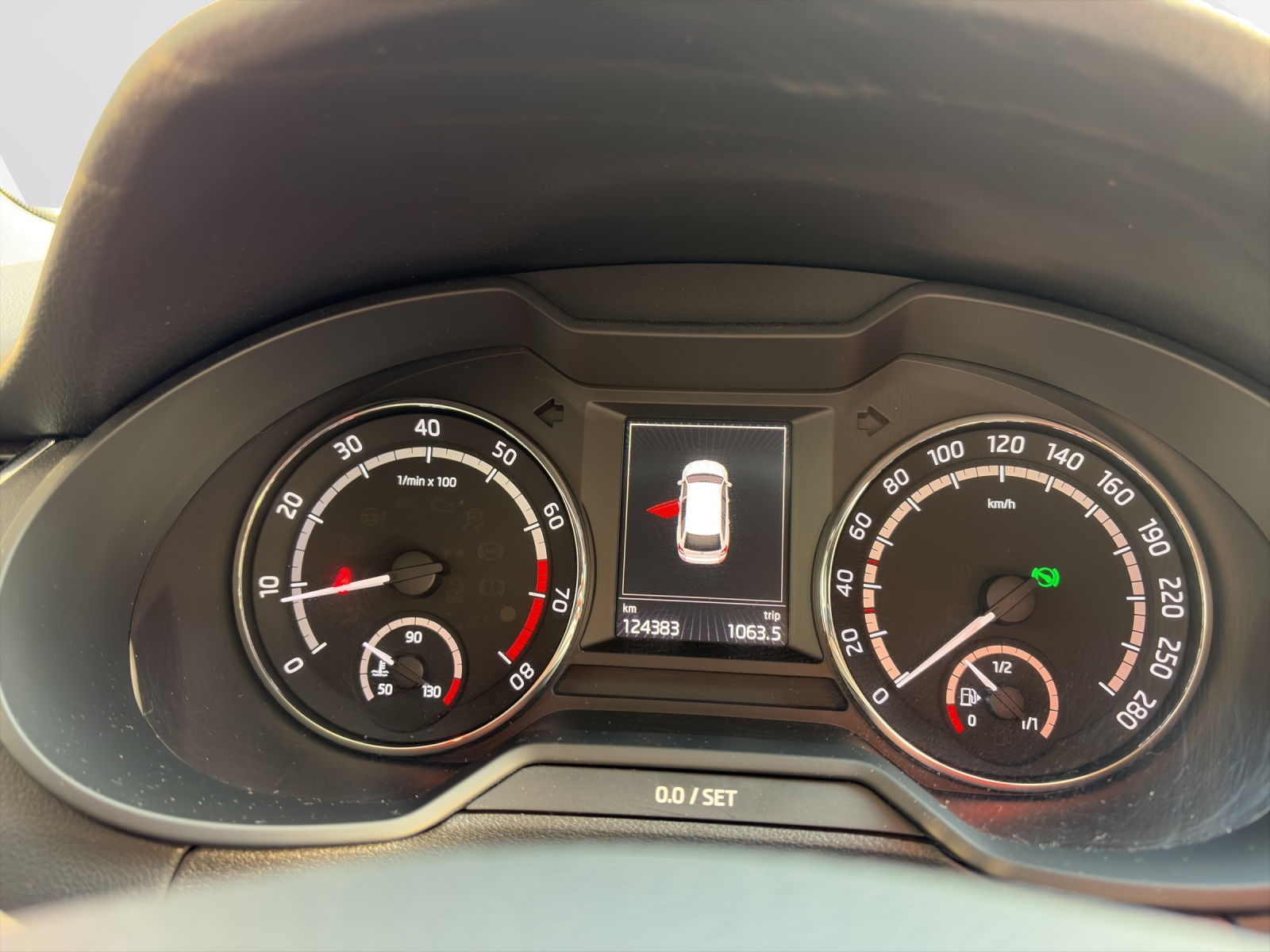 SKODA Octavia Combi 2.0 TSI RS DSG-image-12