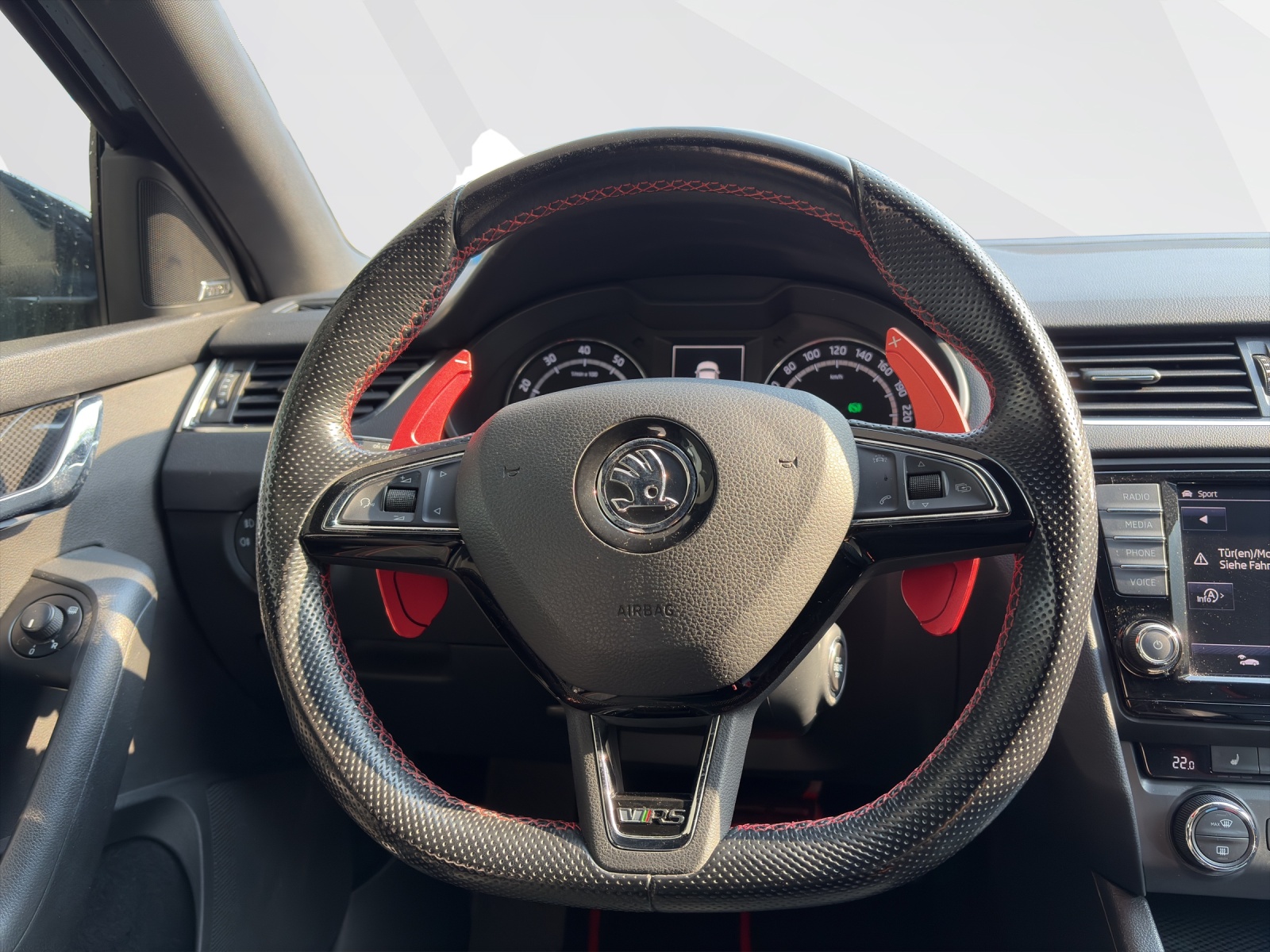 SKODA Octavia Combi 2.0 TSI RS DSG-image-11