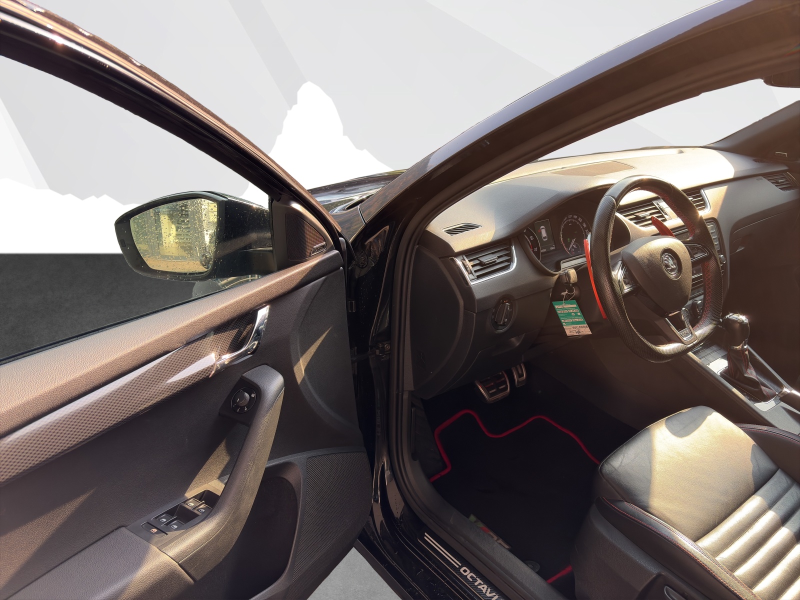 SKODA Octavia Combi 2.0 TSI RS DSG-image-8
