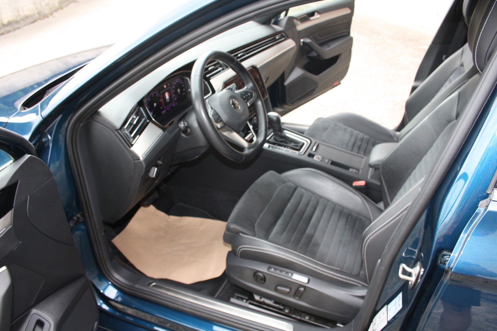 VW Passat 2.0 TDI BMT Edition 4Motion DSG-image-8