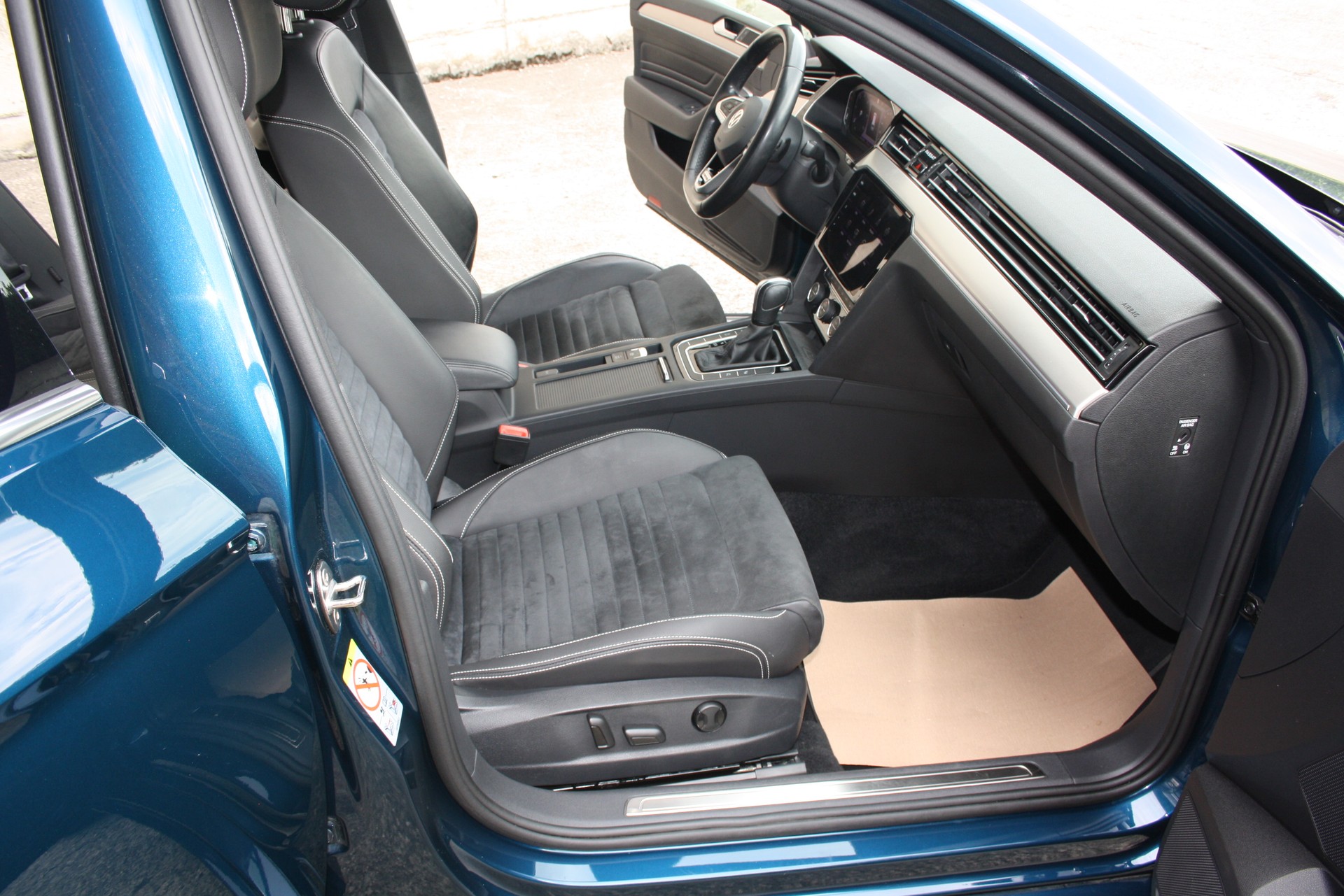VW Passat 2.0 TDI BMT Edition 4Motion DSG-image-12