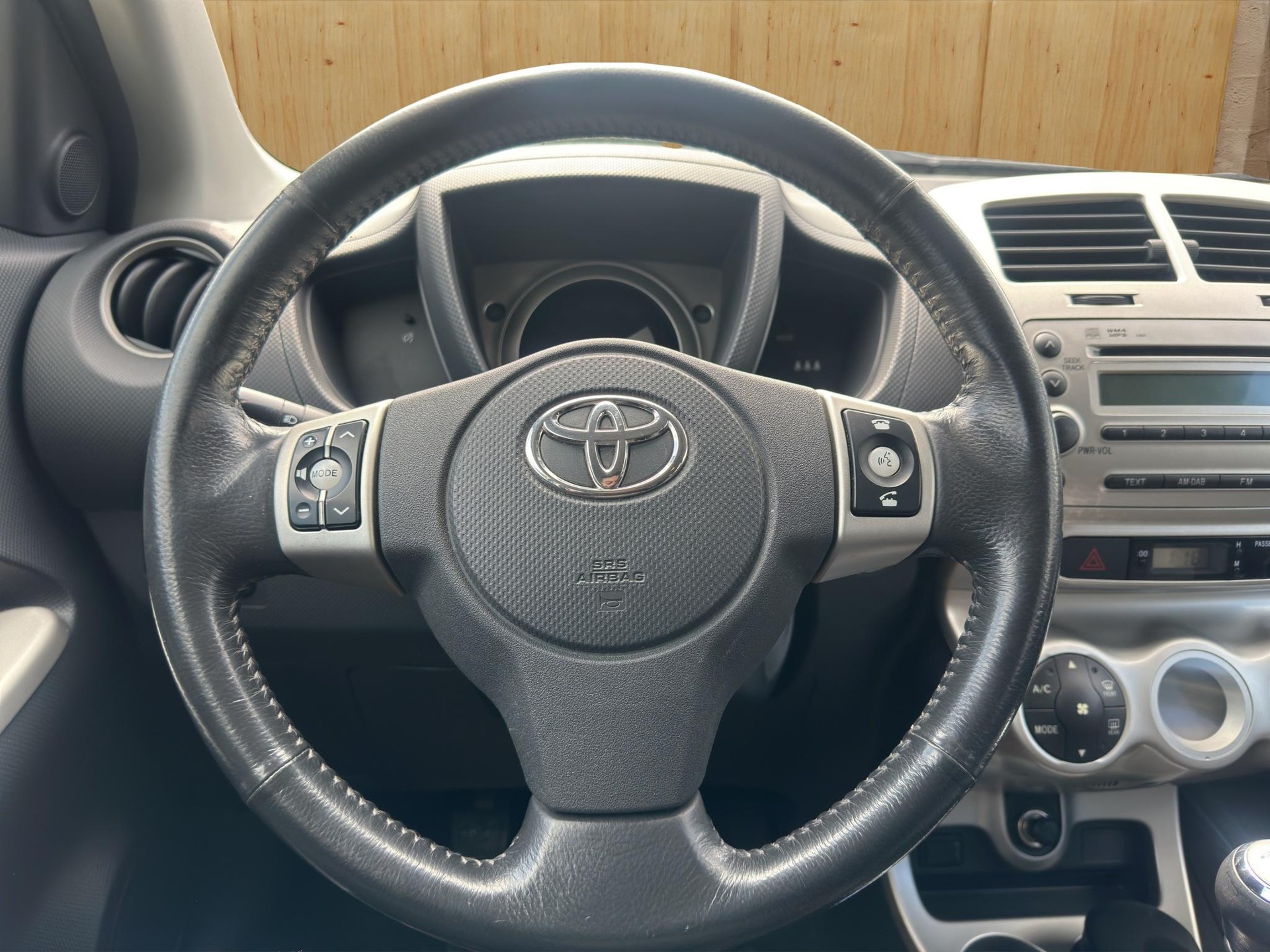 TOYOTA Urban Cruiser 1.4 D-4D Linea Sol 4WD-image-8