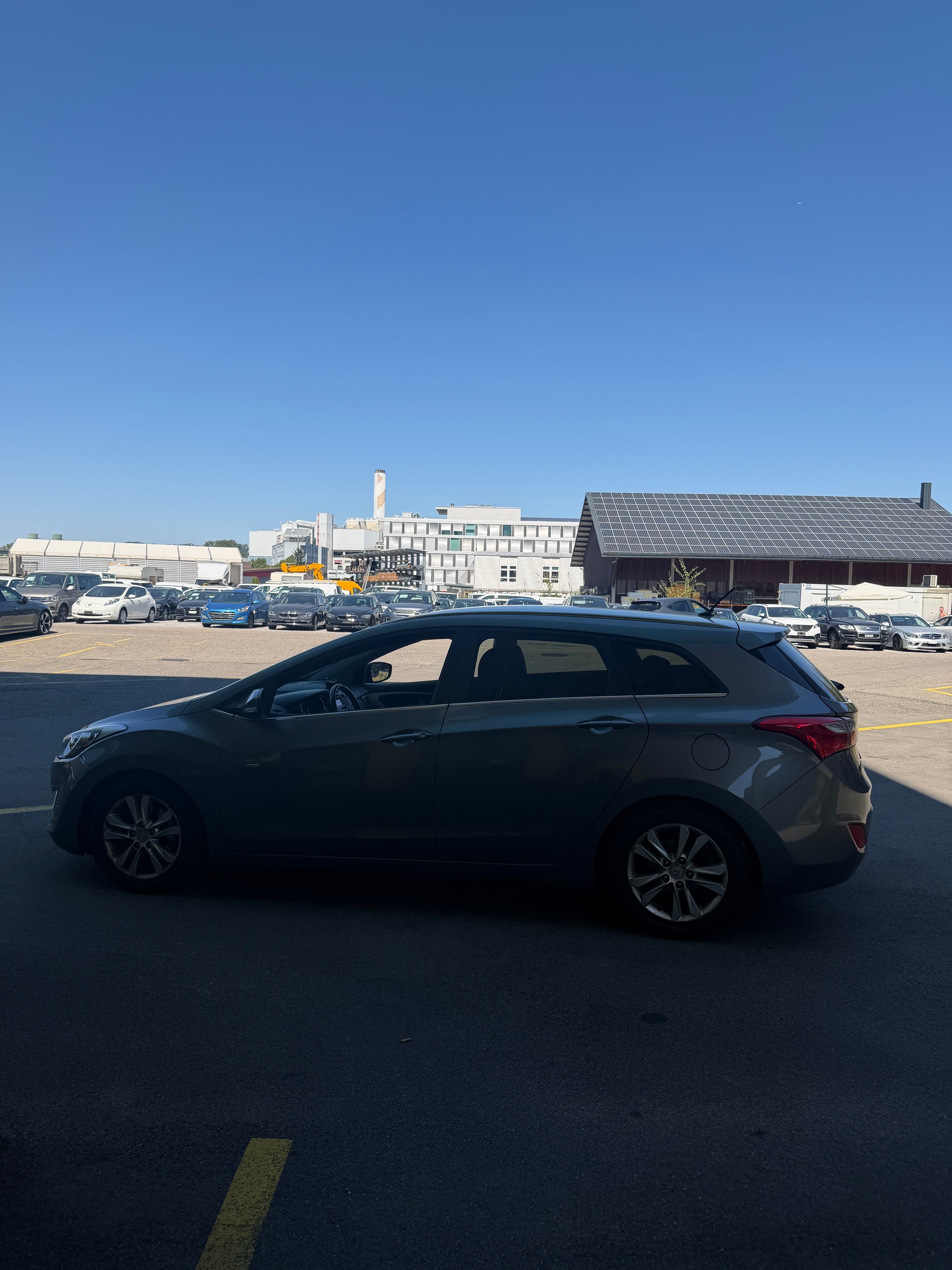 HYUNDAI i30 Wagon 1.6 CRDi Style-image-3