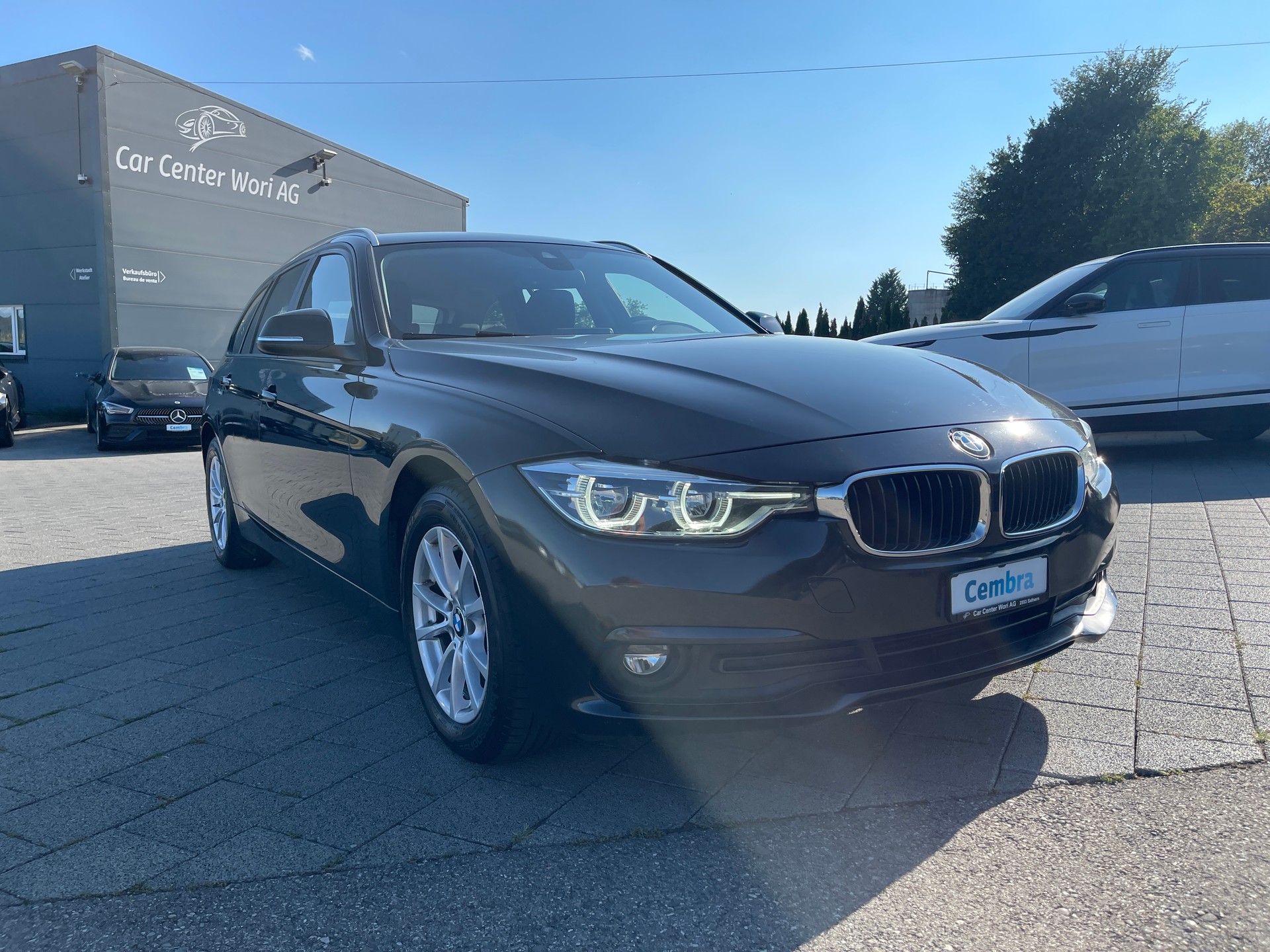 BMW 318d Touring-image-5
